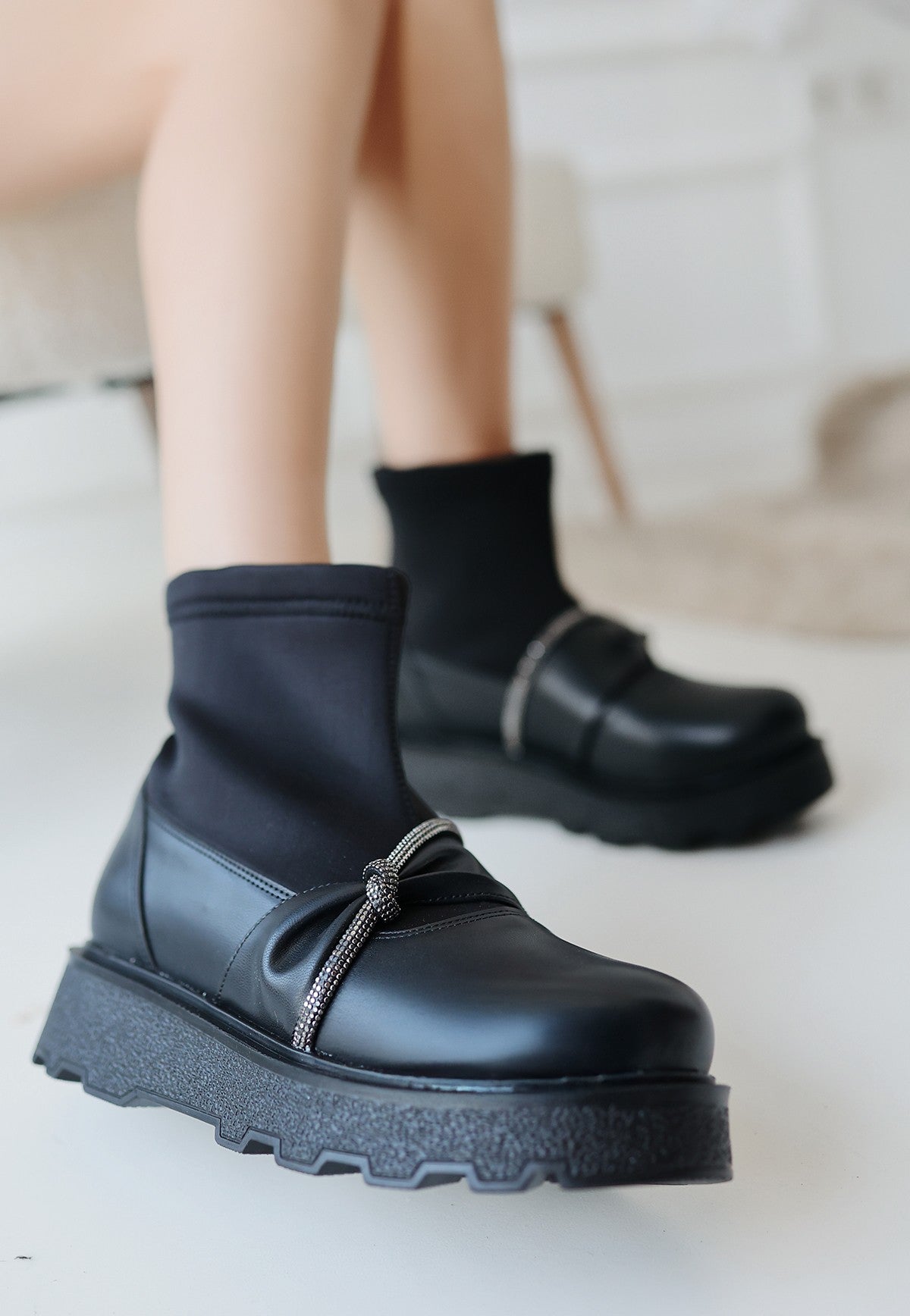 Dedown Siyah Cilt Topuklu Bot