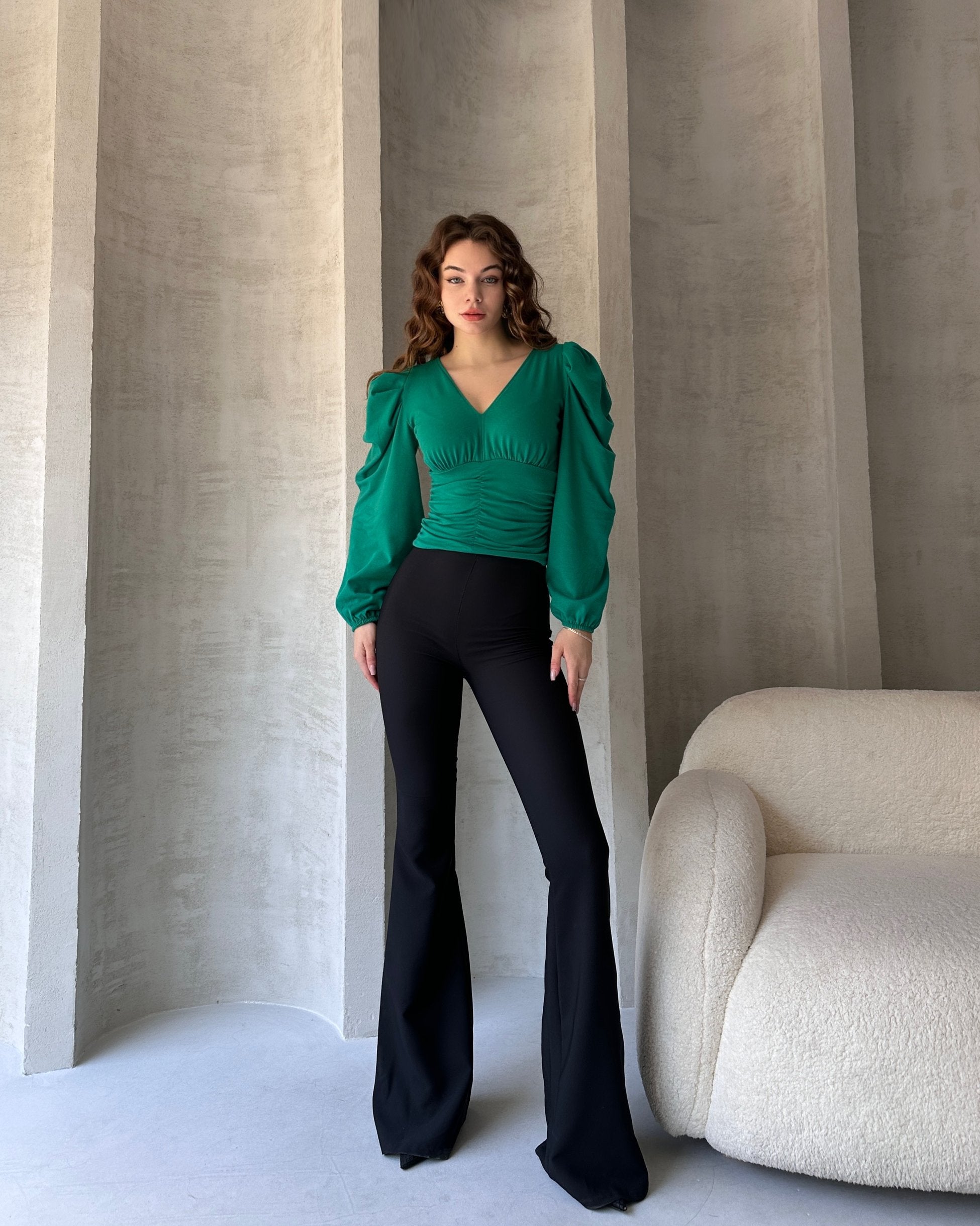 V Yaka Drape Detaylı Crep Bluz