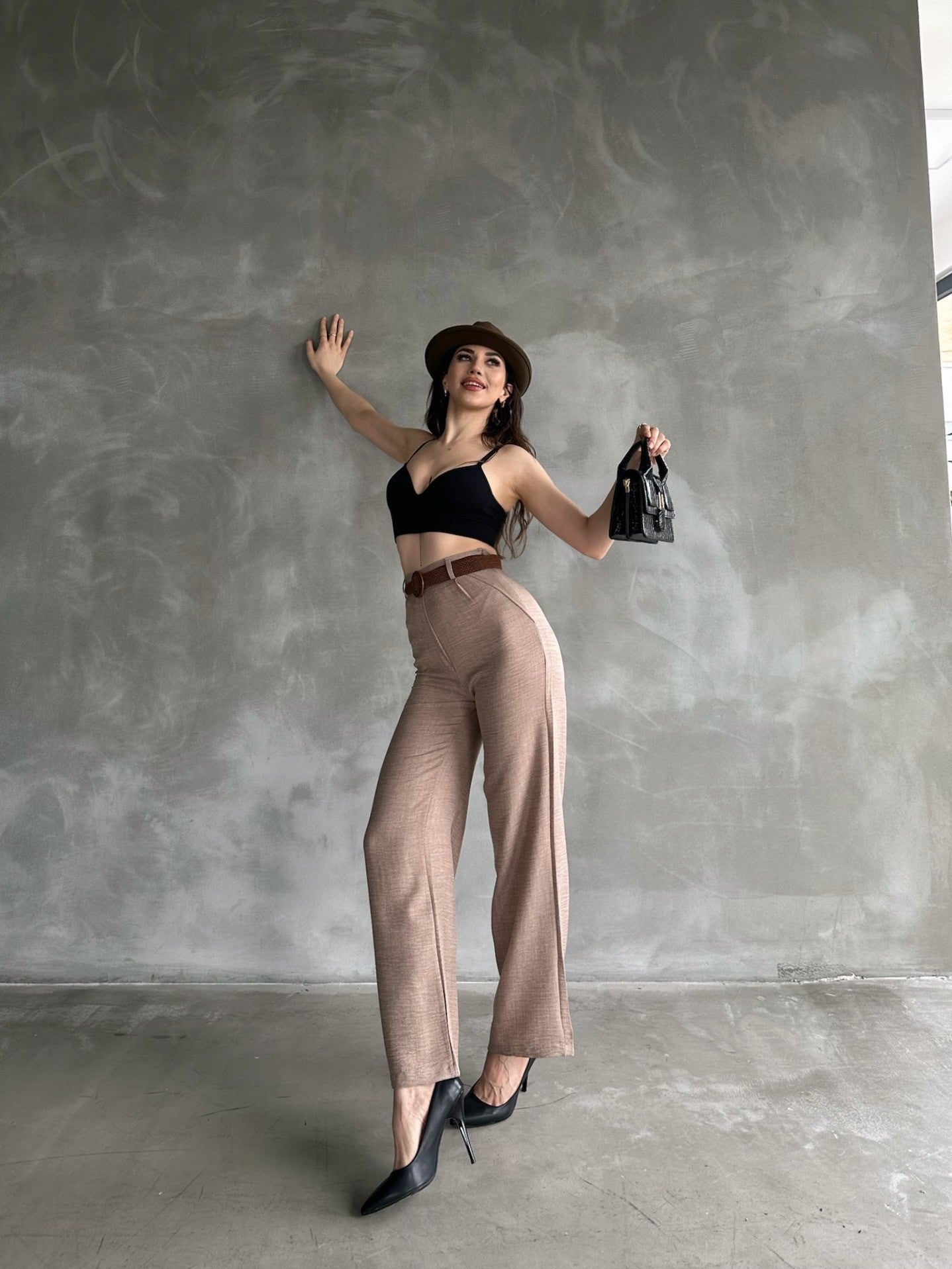 Beli Kemerli Keten Pantolon