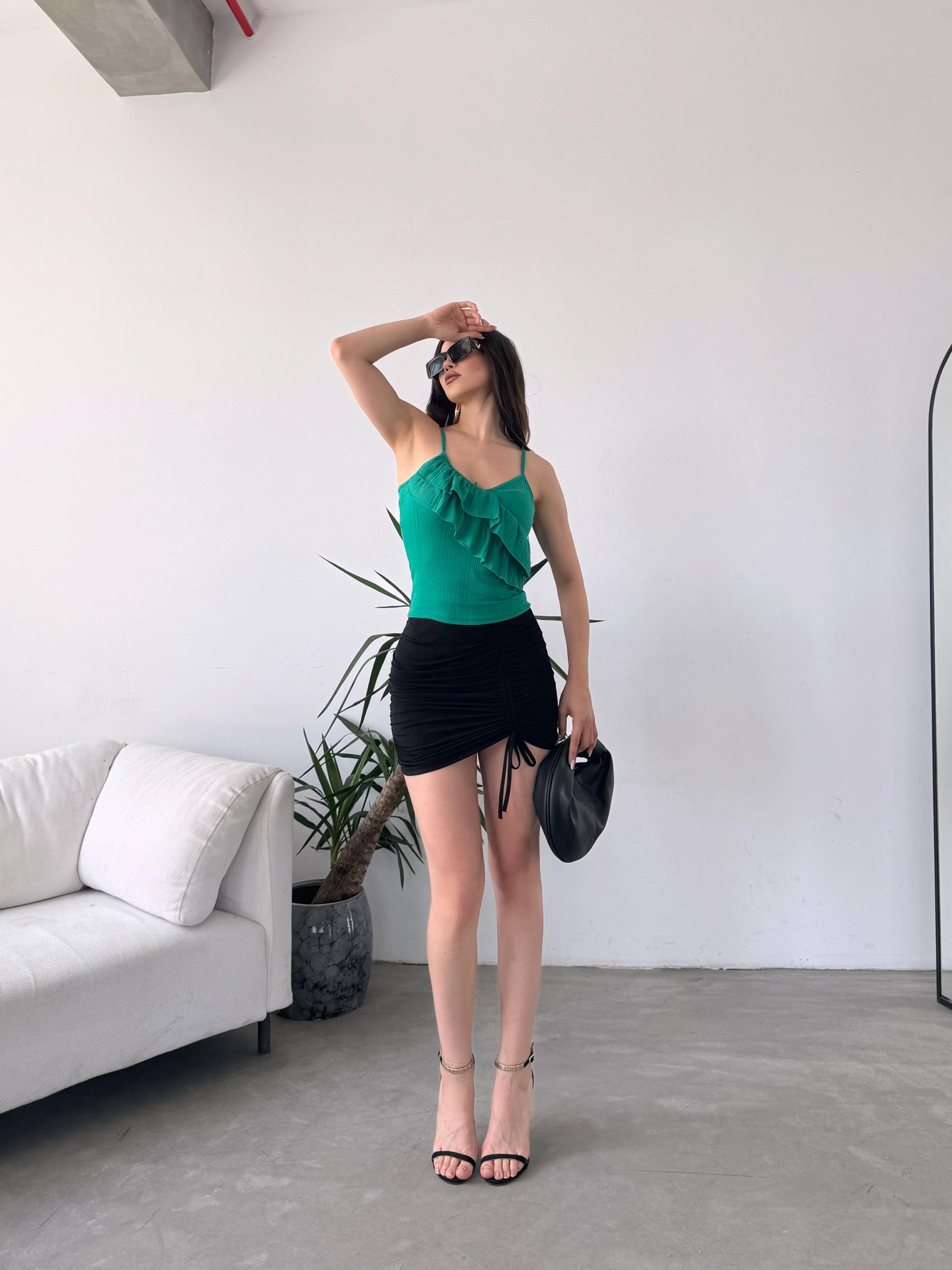 İp Askılı Volan Detaylı Bluz