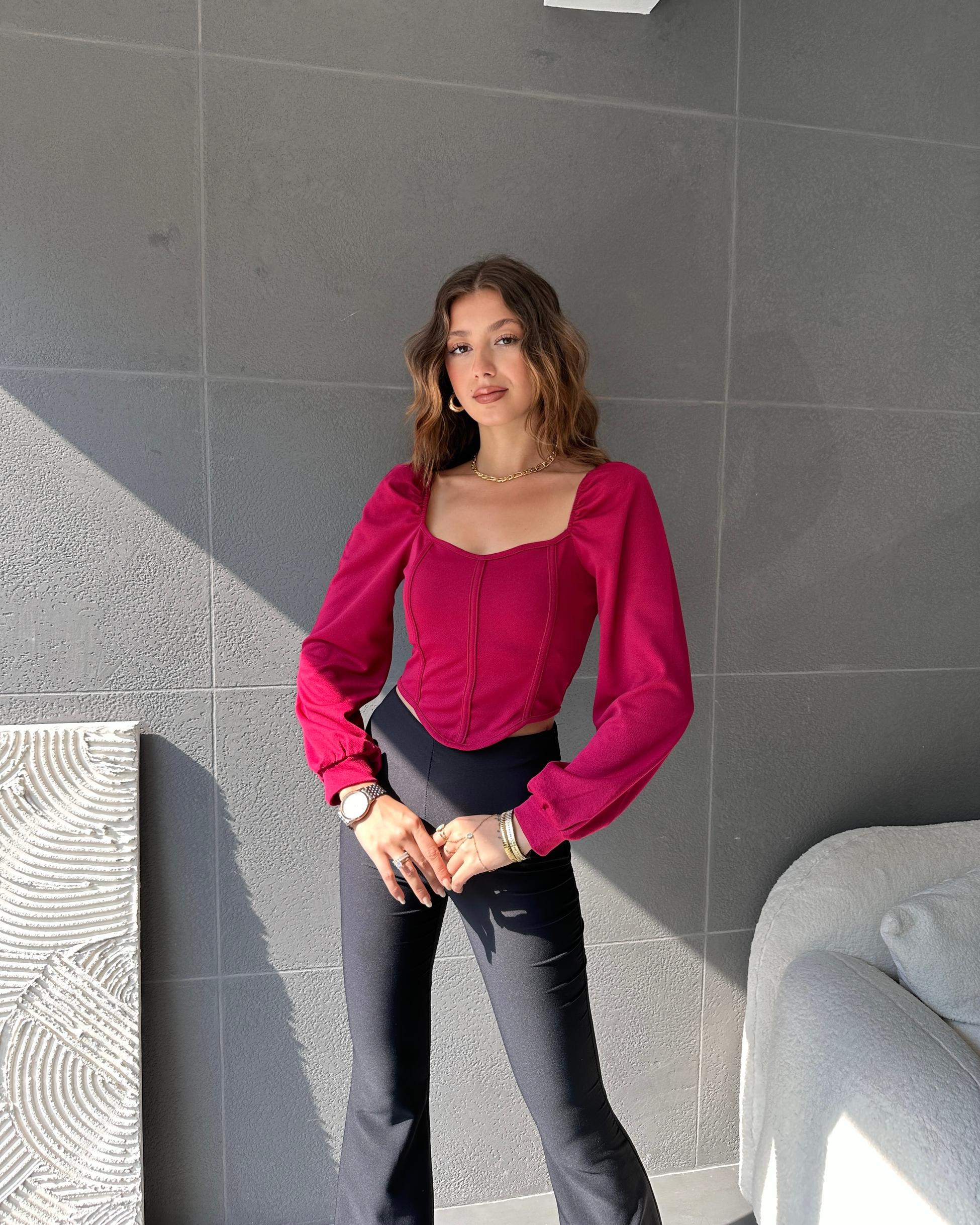 Kare Yaka Şerit Detaylı Bluz