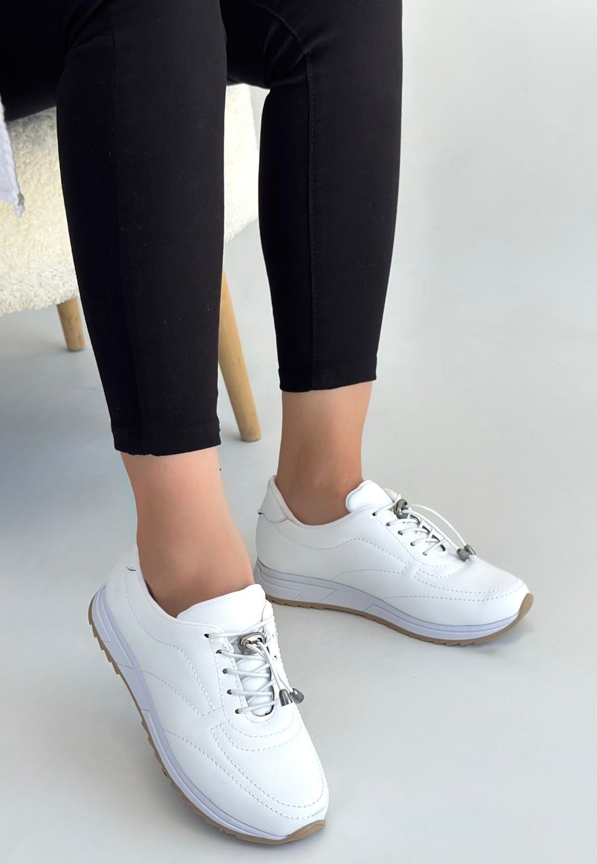 Finna Beyaz Cilt Bağcıklı Spor Ayakkabı