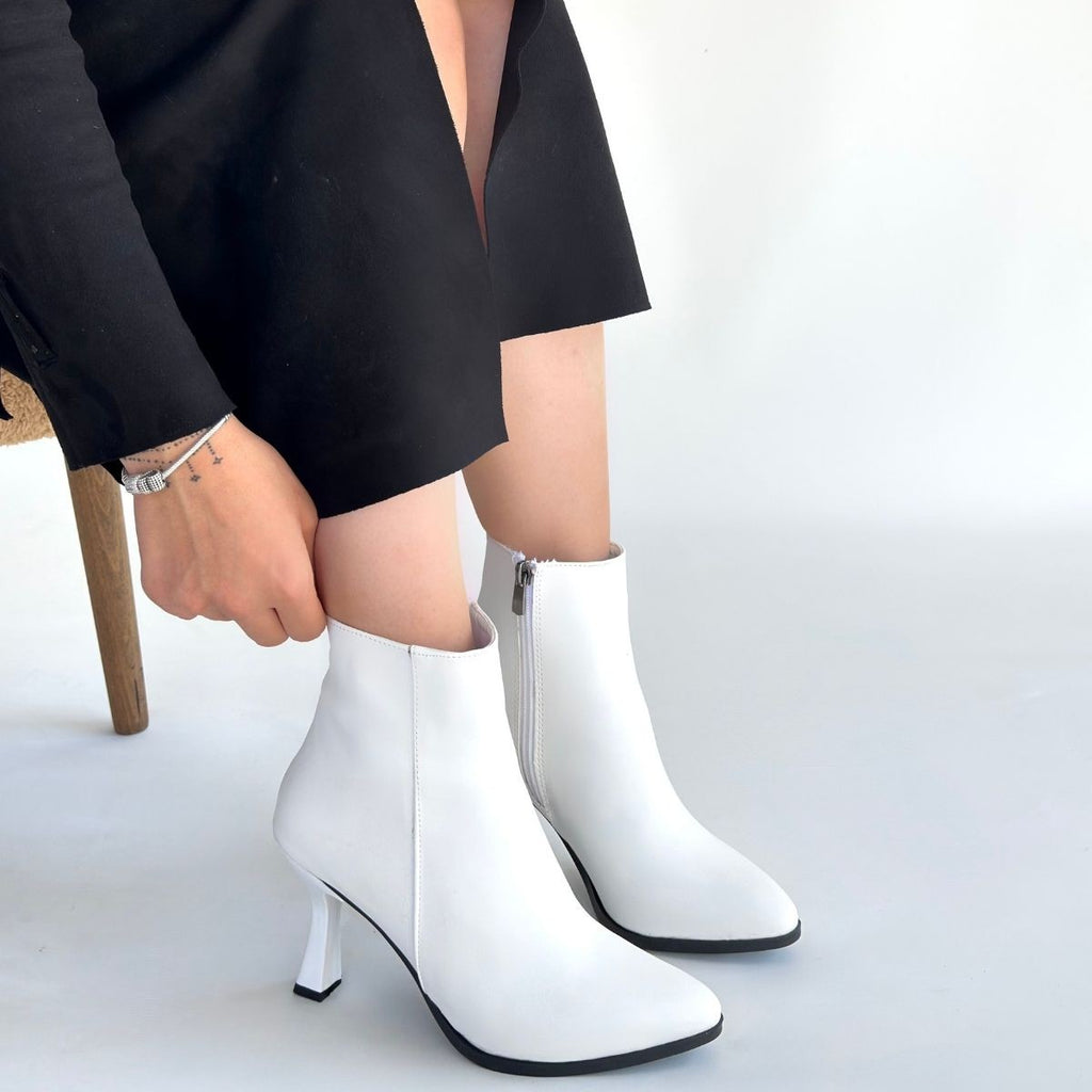 Mişha Beyaz Cilt Topuklu Bot