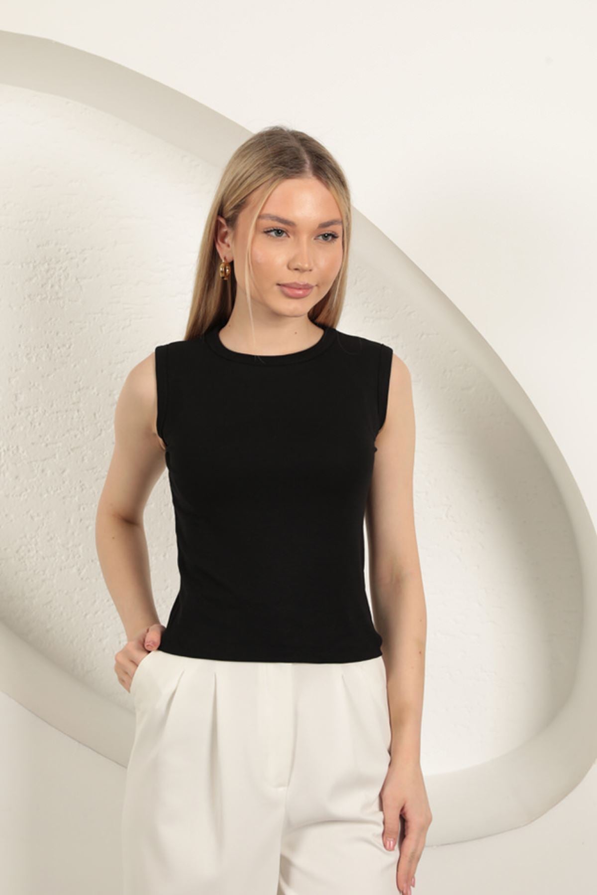 Çilek Viskon Kumaş Basic Bluz-Siyah
