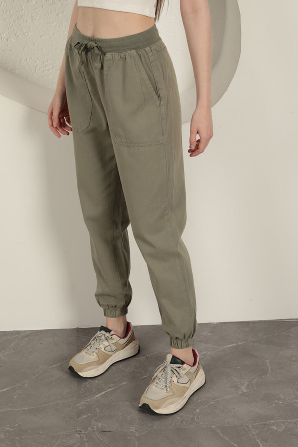 Gabardin Kumaş Paçası Lastikli Kadın Pantolon-Haki
