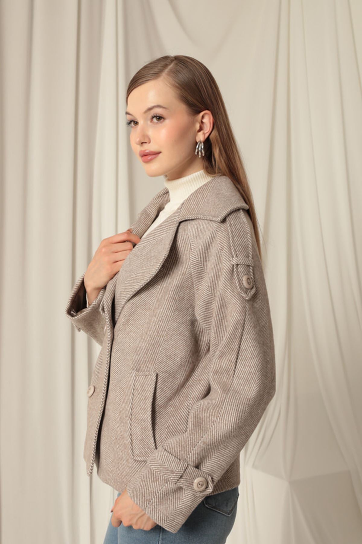 Kaşe Kumaş Balıksırtı Desen Kısa Kadın Vizon Kaban