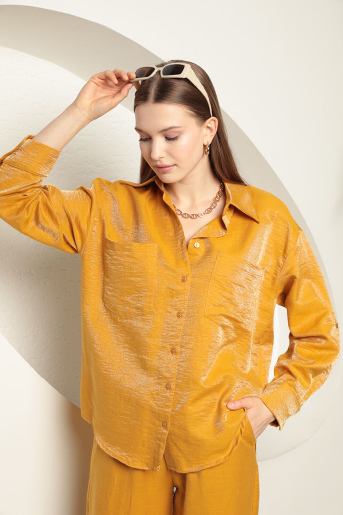 Parlak Kumaş Kadın Takım-Hardal