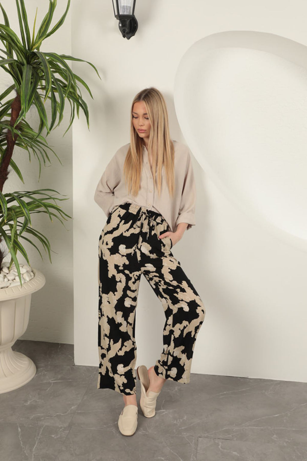 Брюки с узором из вискозной ткани, черные