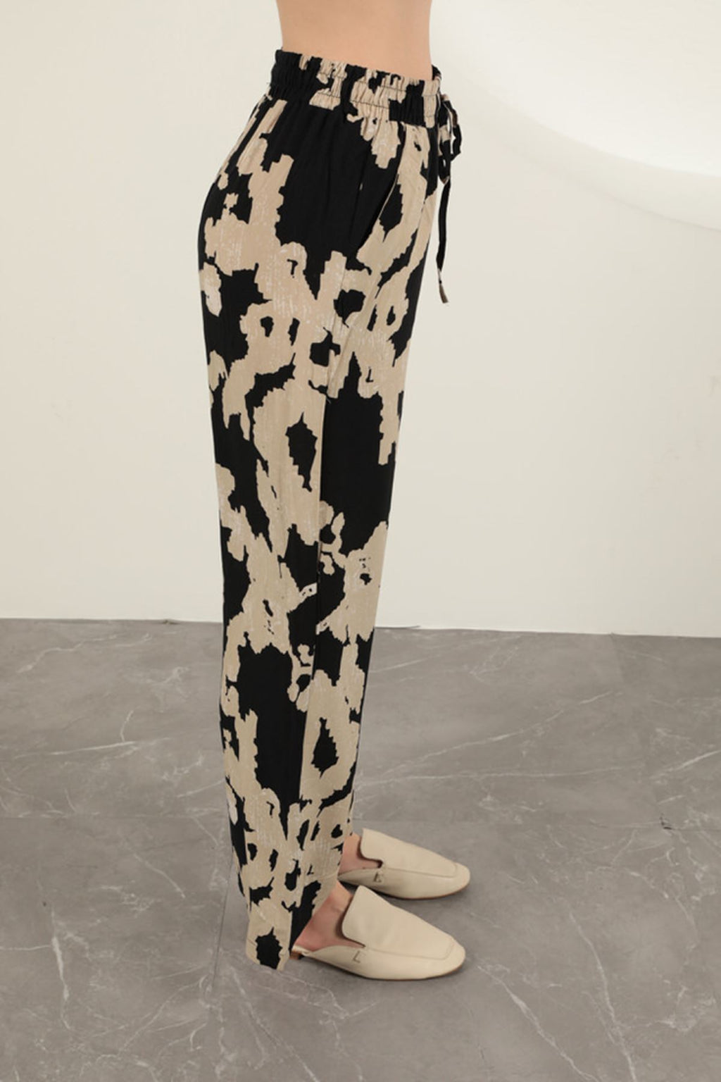 Брюки с узором из вискозной ткани, черные