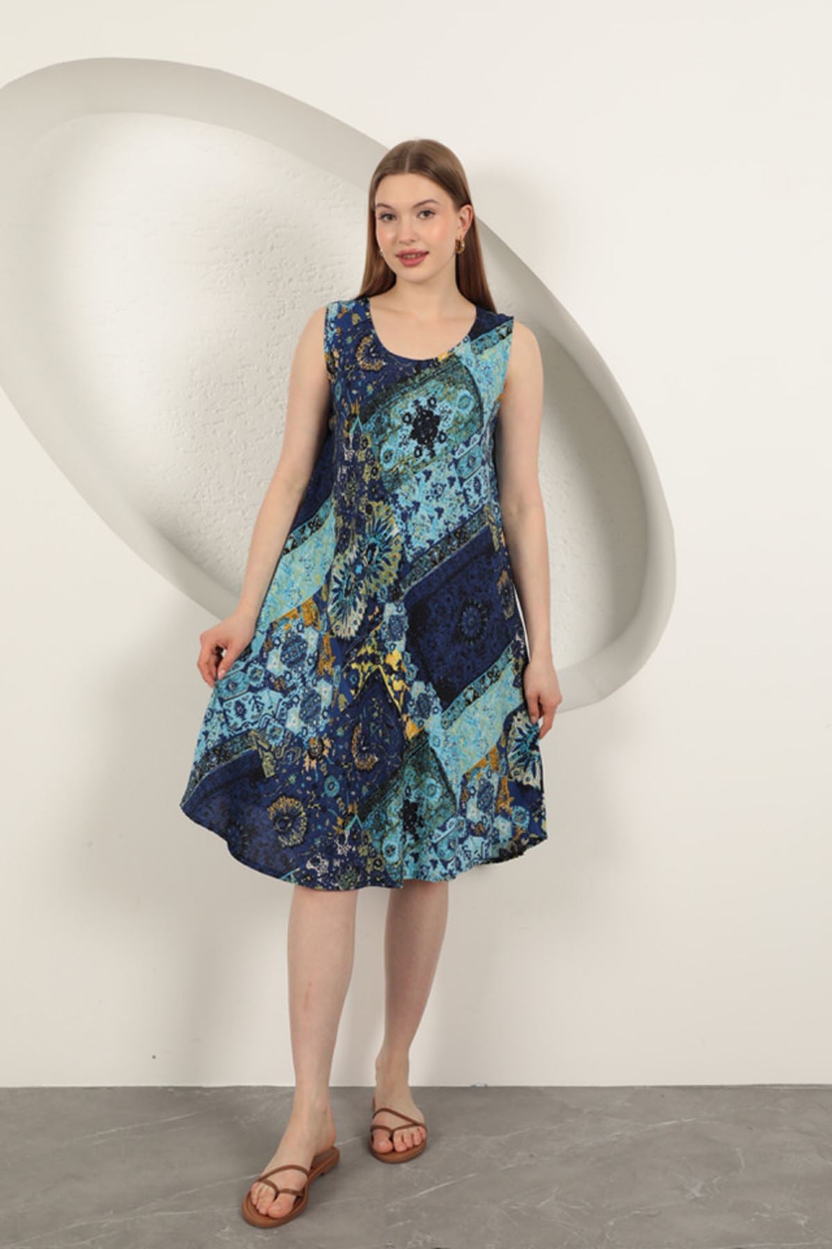 Платье из вискозной ткани с этническим узором - Сакс