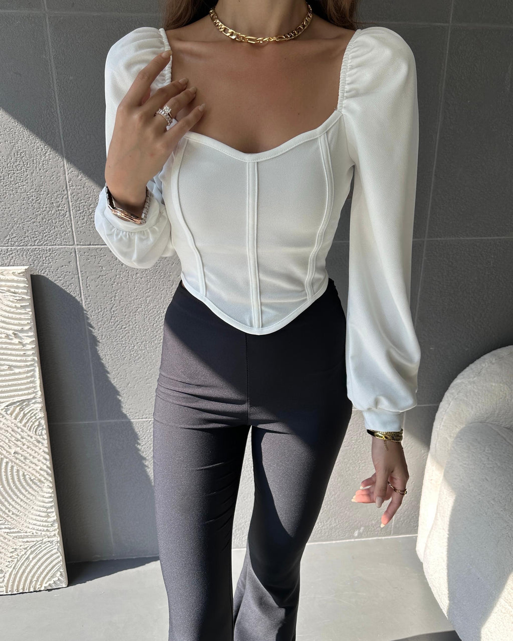 Kare Yaka Şerit Detaylı Bluz