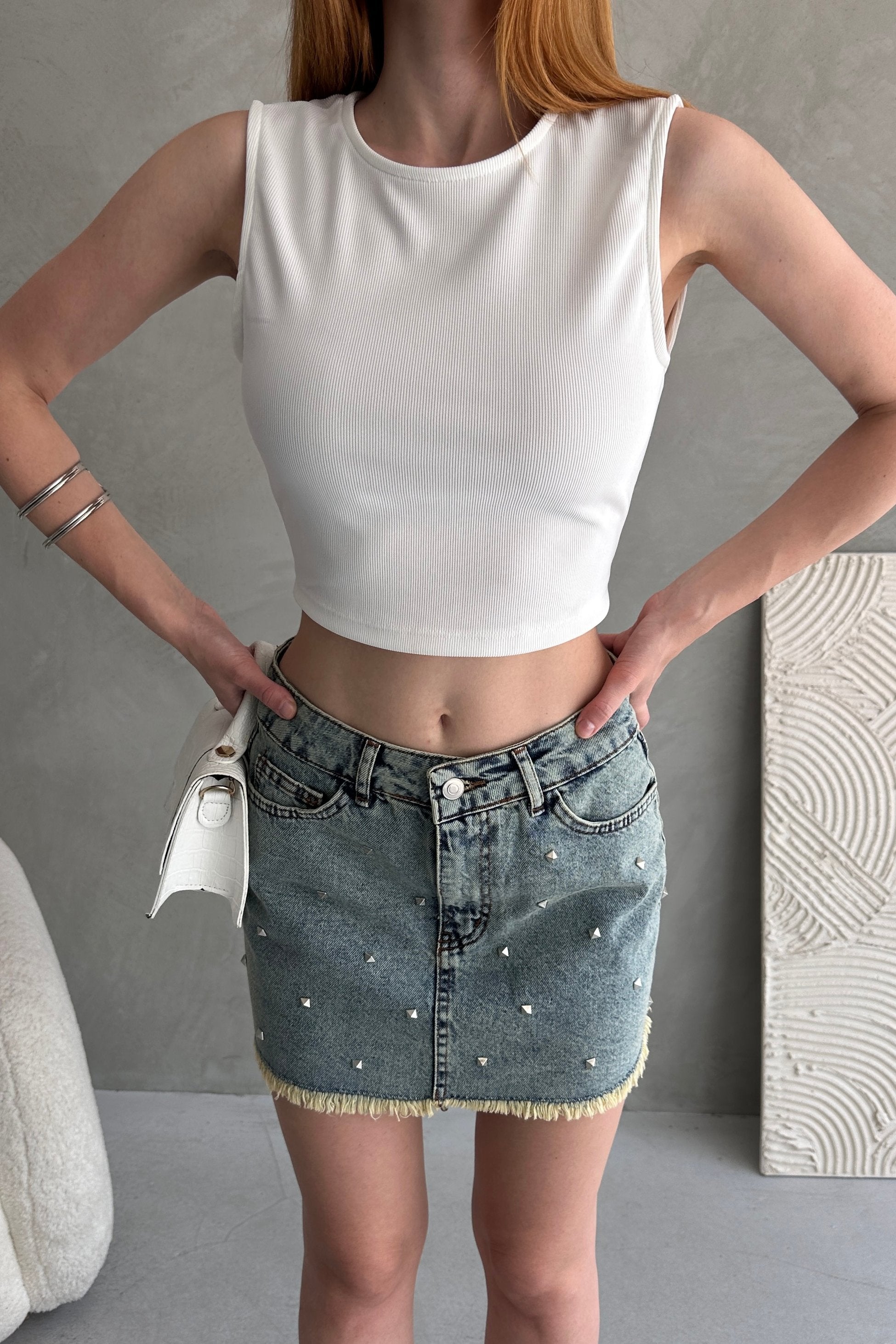 Sırtı Kemer Detaylı Kaşkorse Crop Bluz