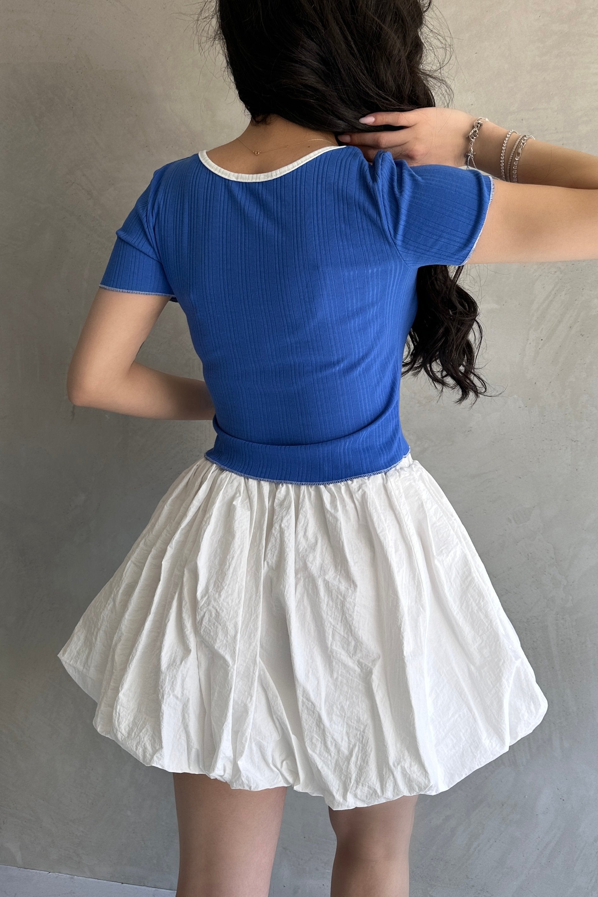 Havuz Yaka Biye Detaylı Crop Bluz
