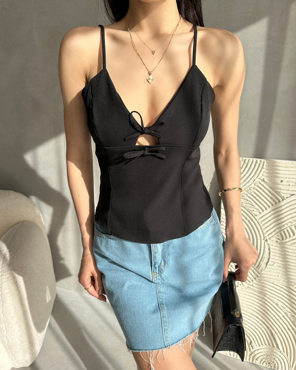İp Askılı Fiyonk Detaylı Crep Bluz