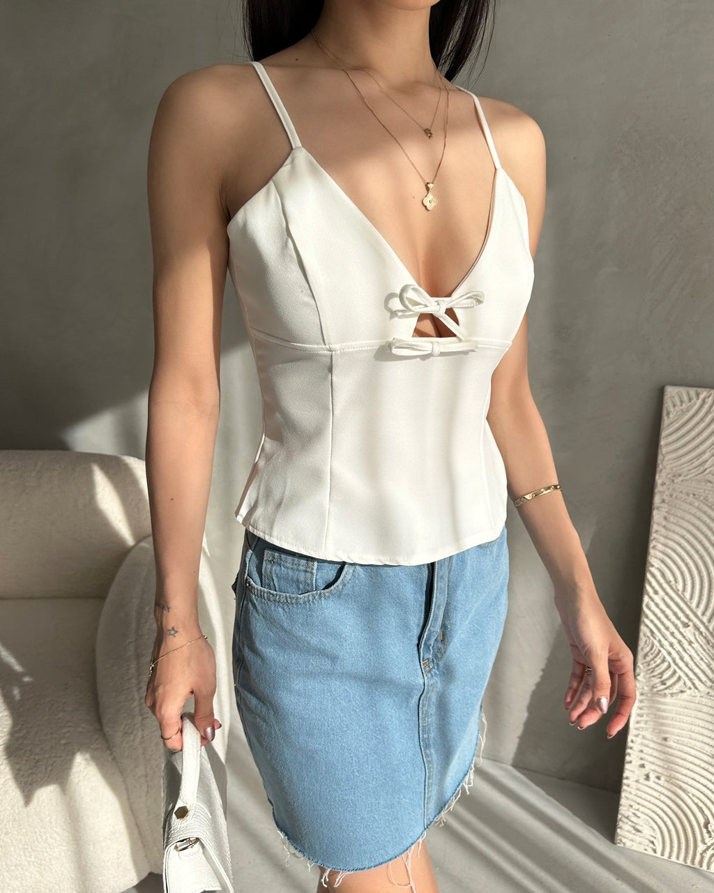İp Askılı Fiyonk Detaylı Crep Bluz