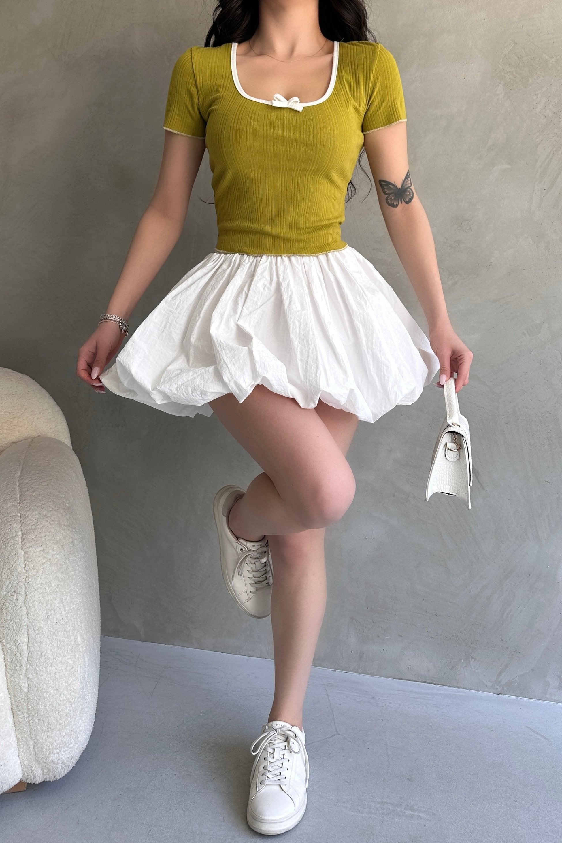 Havuz Yaka Biye Detaylı Crop Bluz