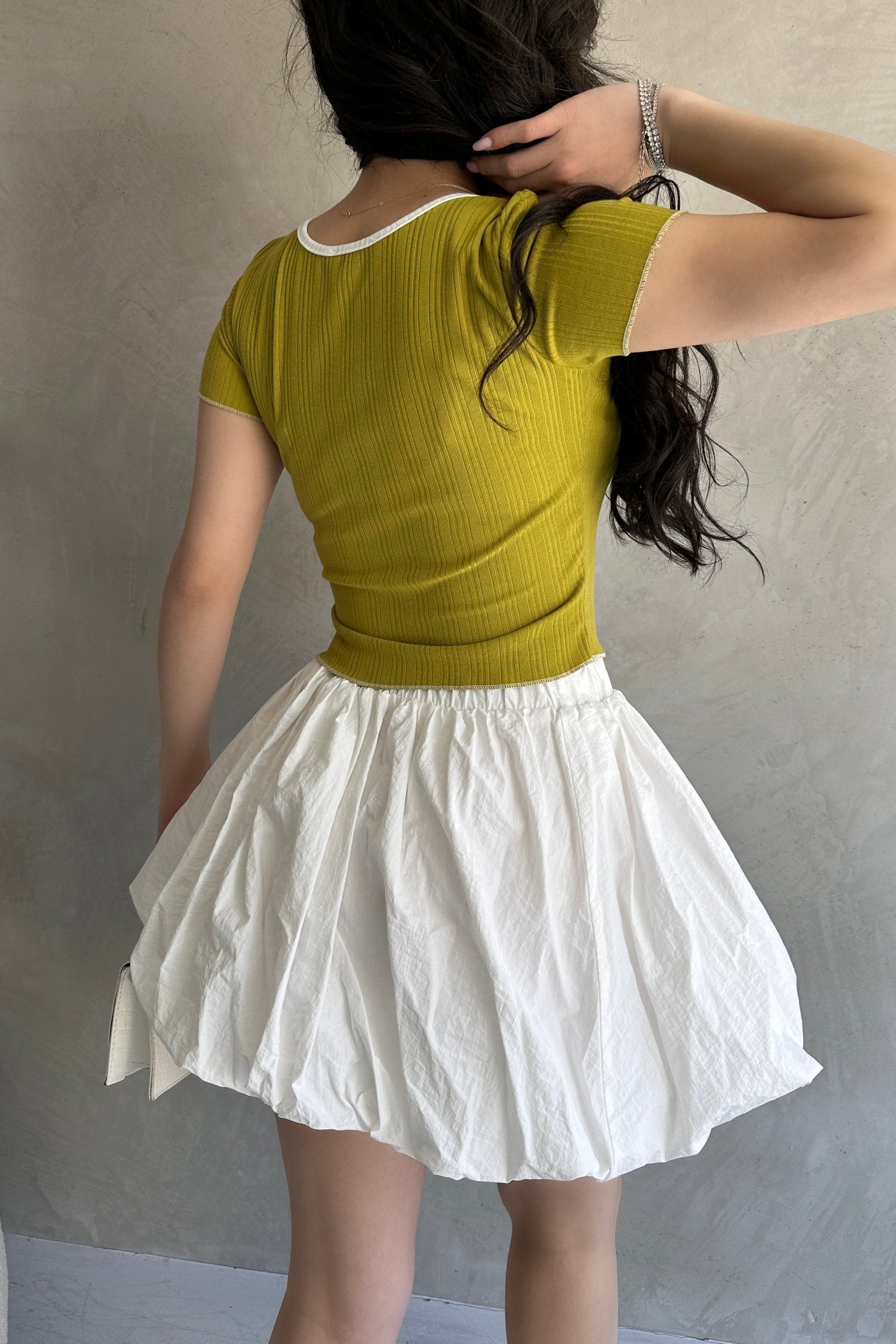 Havuz Yaka Biye Detaylı Crop Bluz