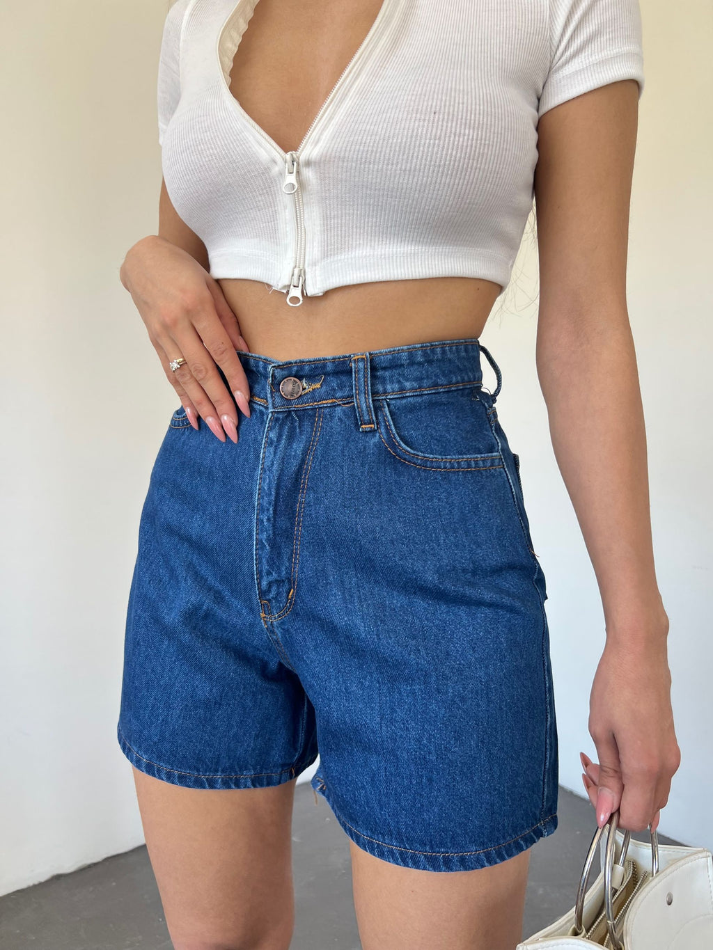 Mom Kalıp Yıkamalı Denim Şort