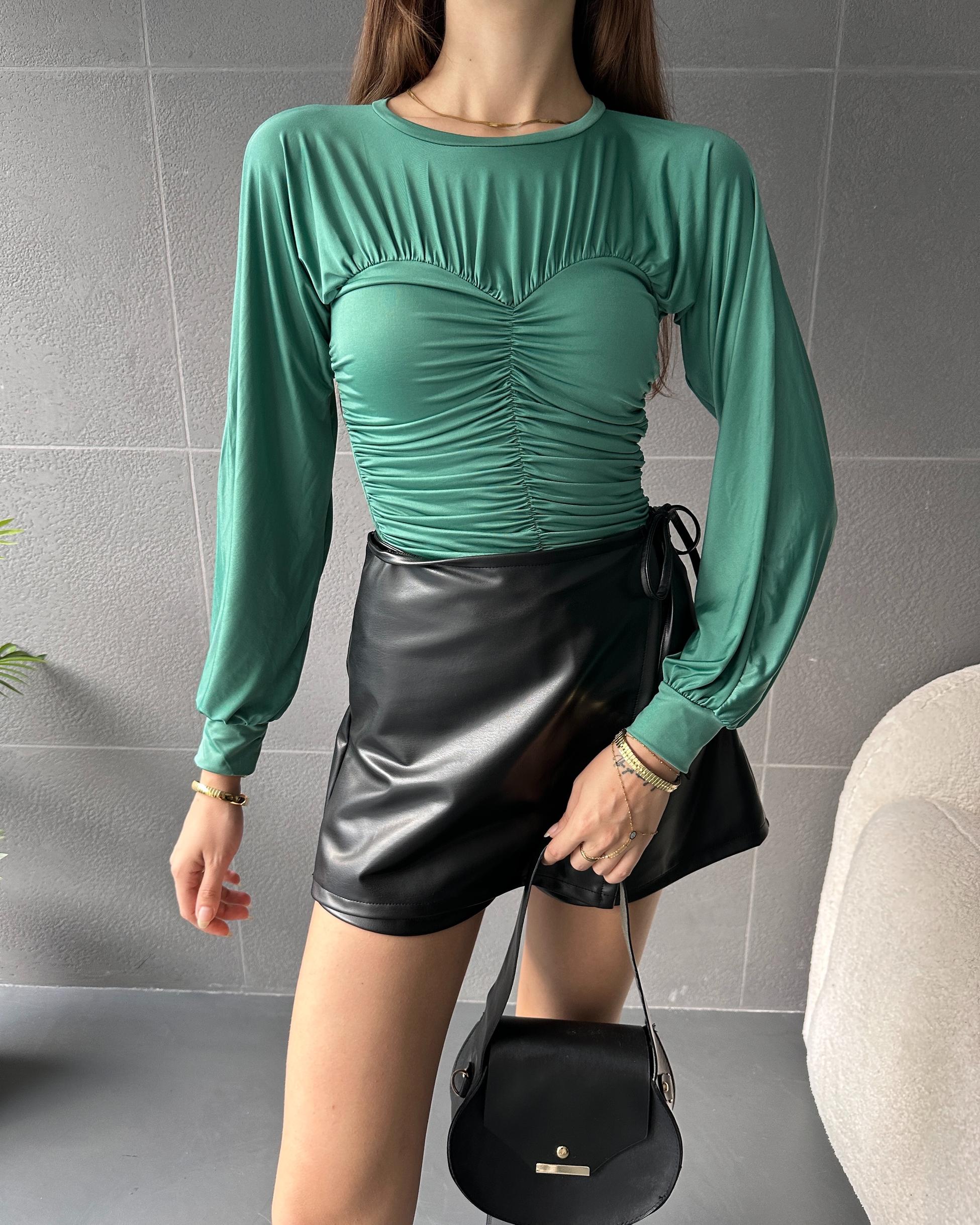 Bisiklet Yaka Drape Detaylı Bluz