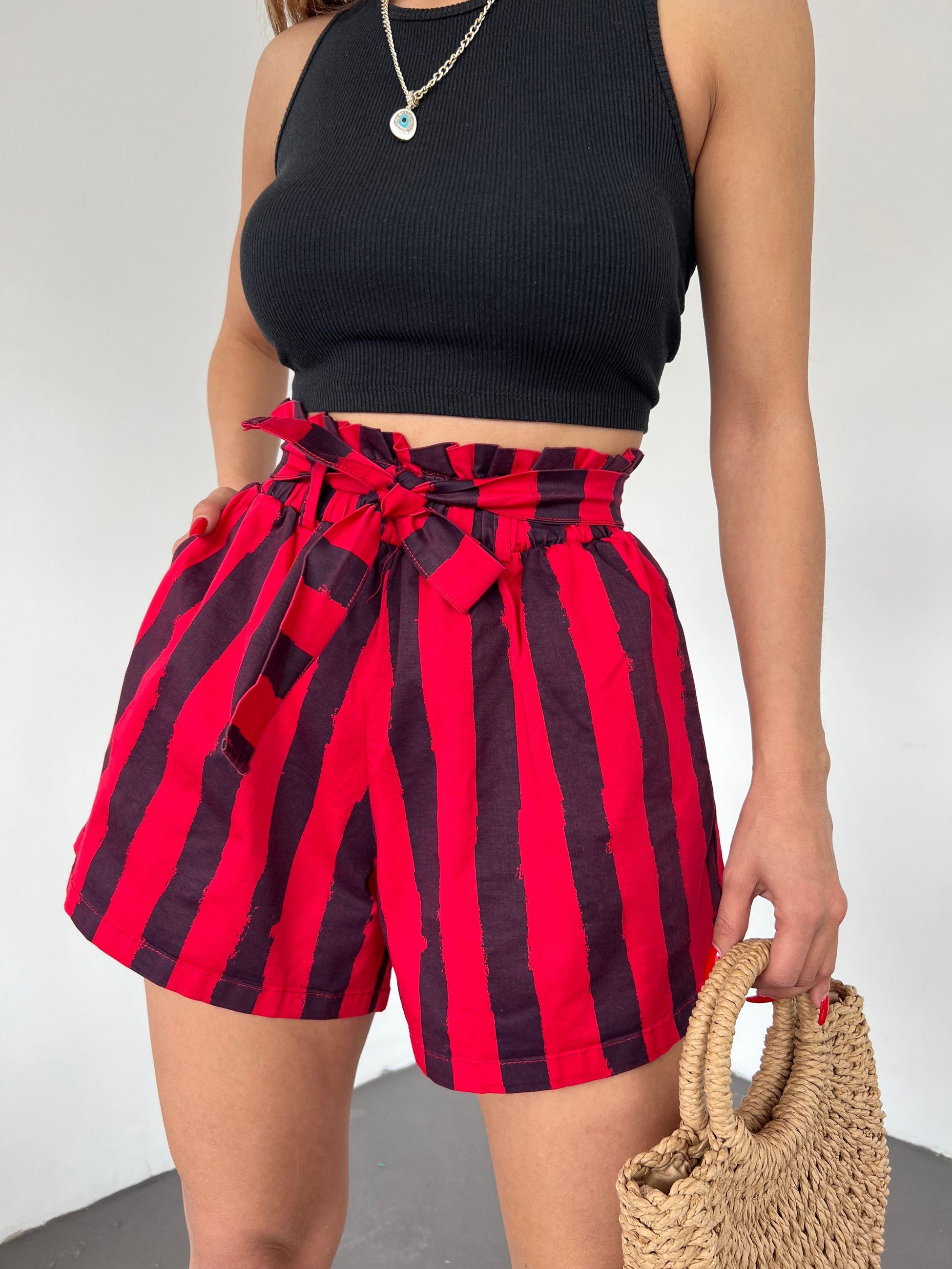 Rahat Kesim Beli Büzgülü Cepli Şort