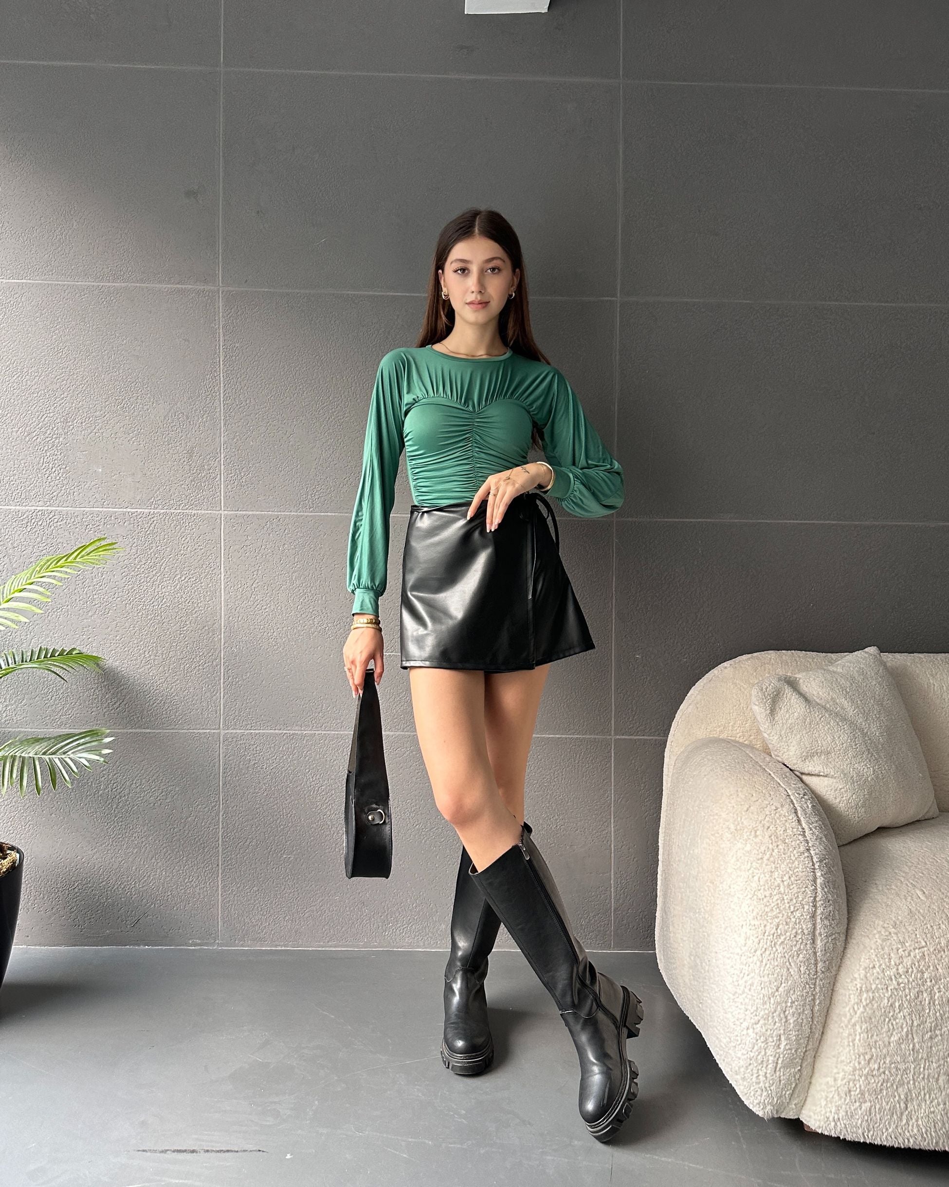 Bisiklet Yaka Drape Detaylı Bluz