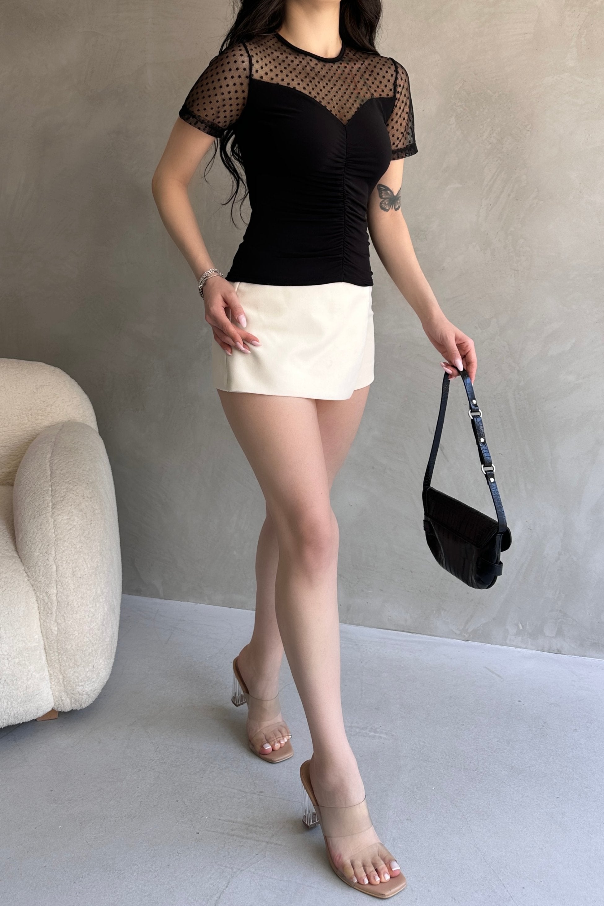 Tül Detaylı Önü Büzgülü Crep Bluz