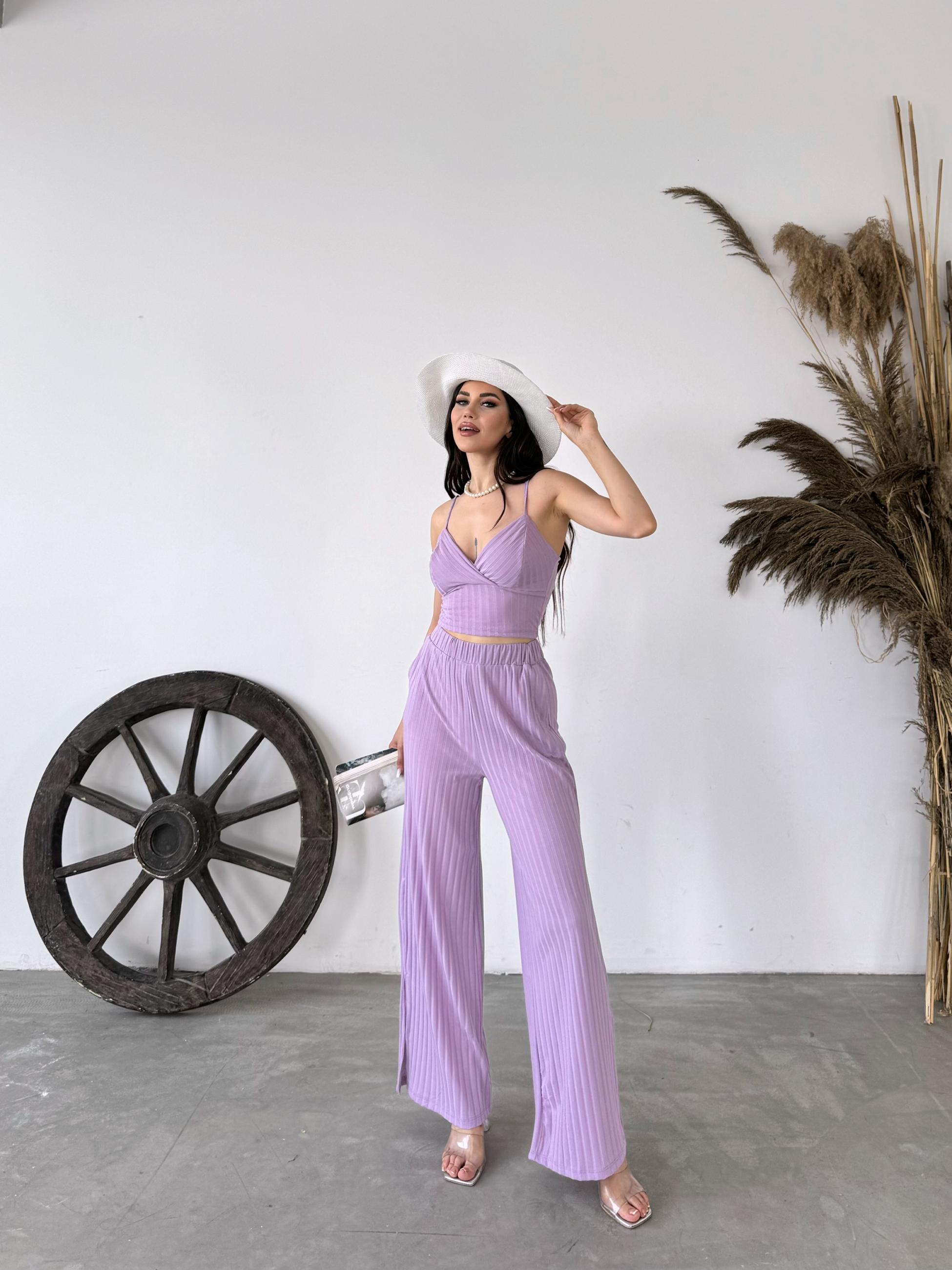 İp Askılı Crop Bluz Ve YIrtmaç Detaylı Pantolon İkili Takım
