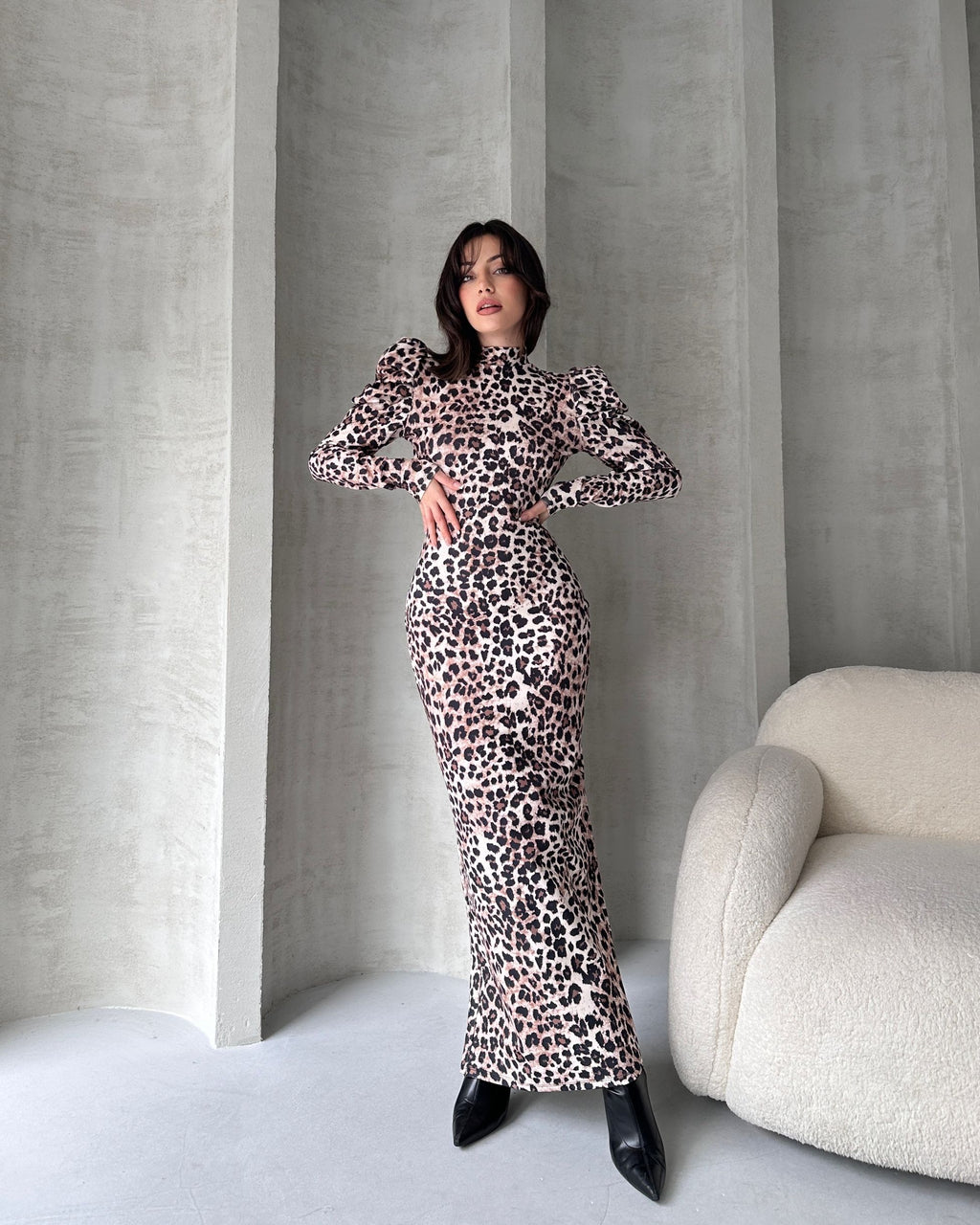 Sırt Dekolteli Leopar Desenli Elbise