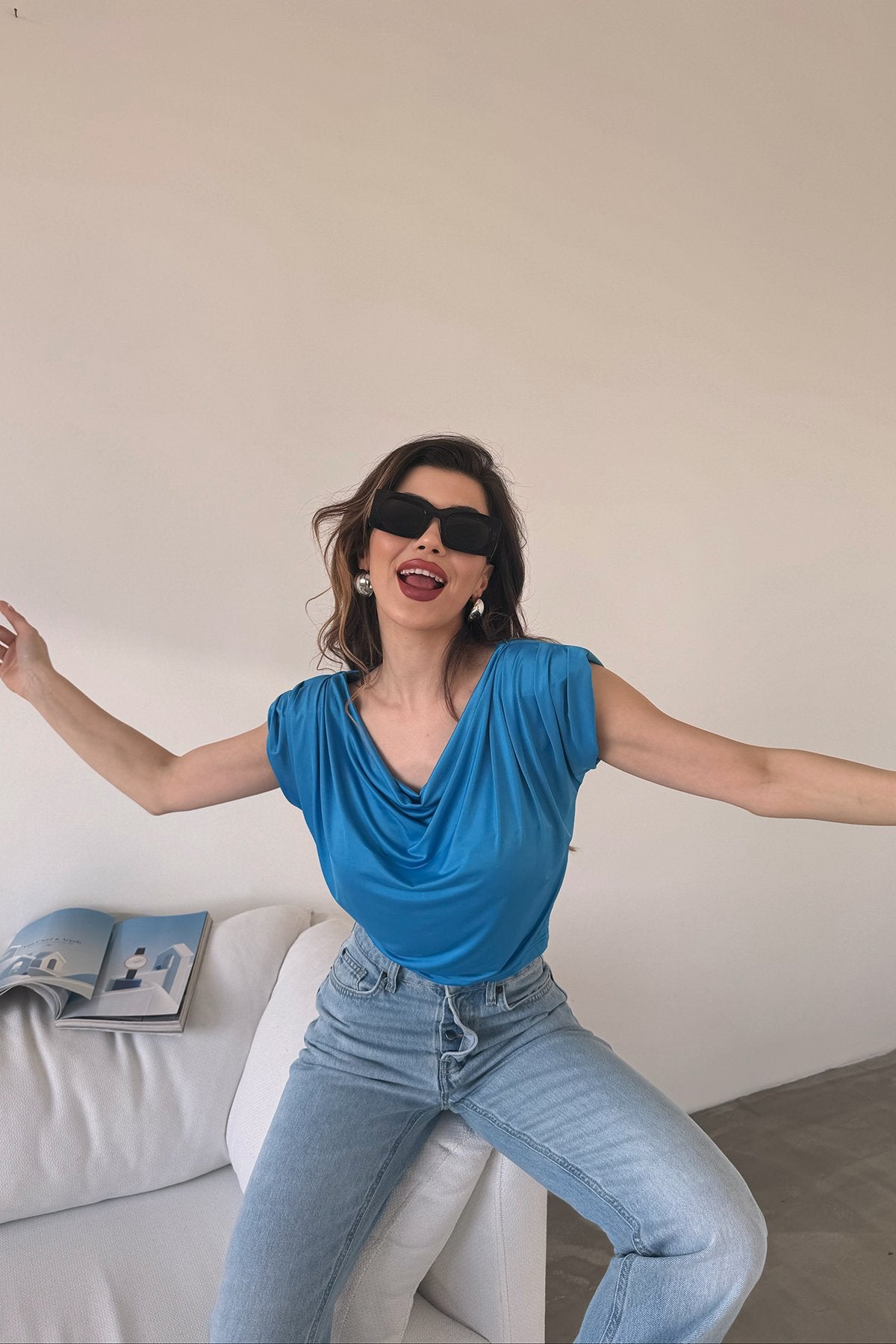 Degaje Yaka Vatkalı Bluz