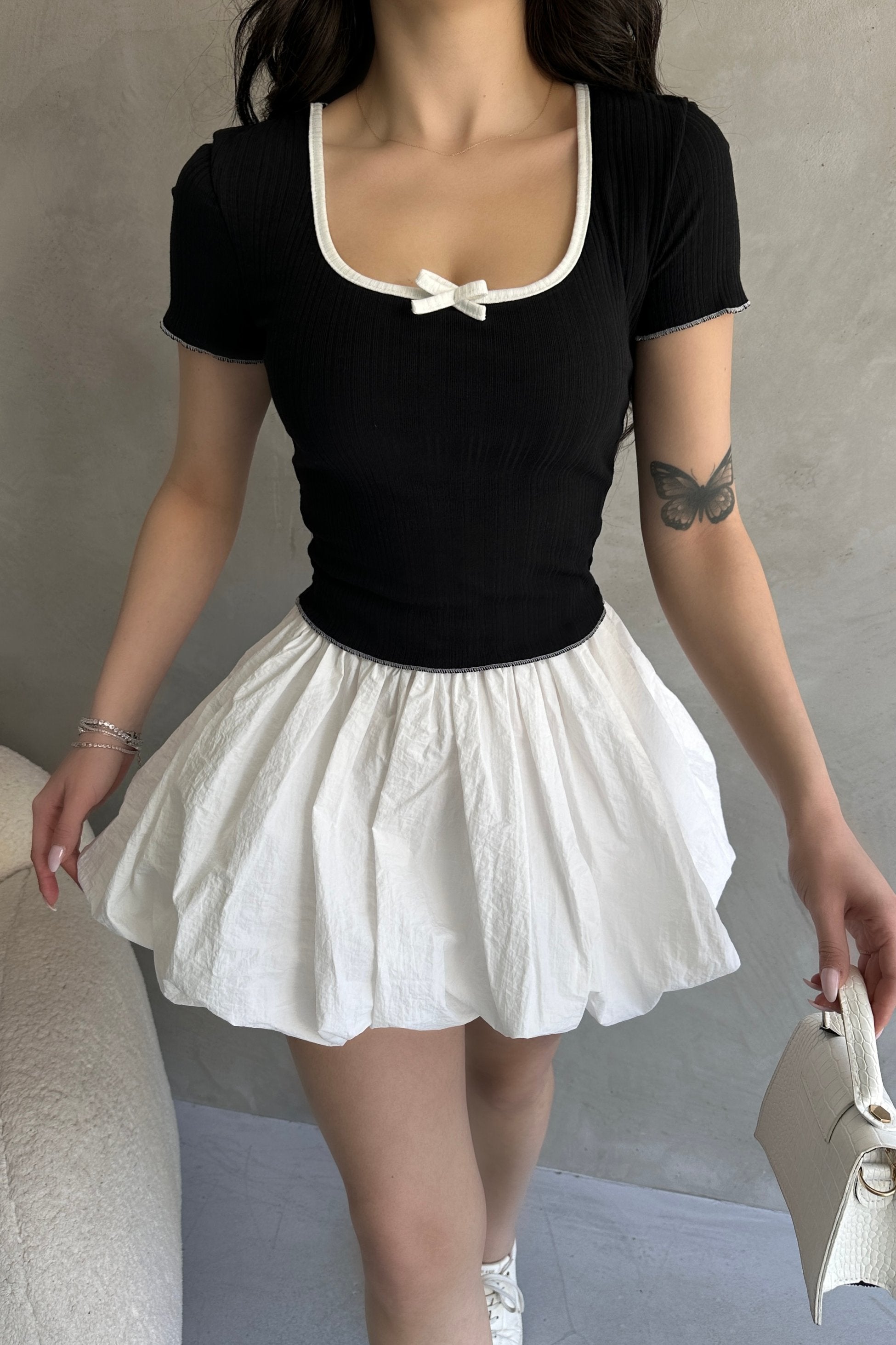 Havuz Yaka Biye Detaylı Crop Bluz