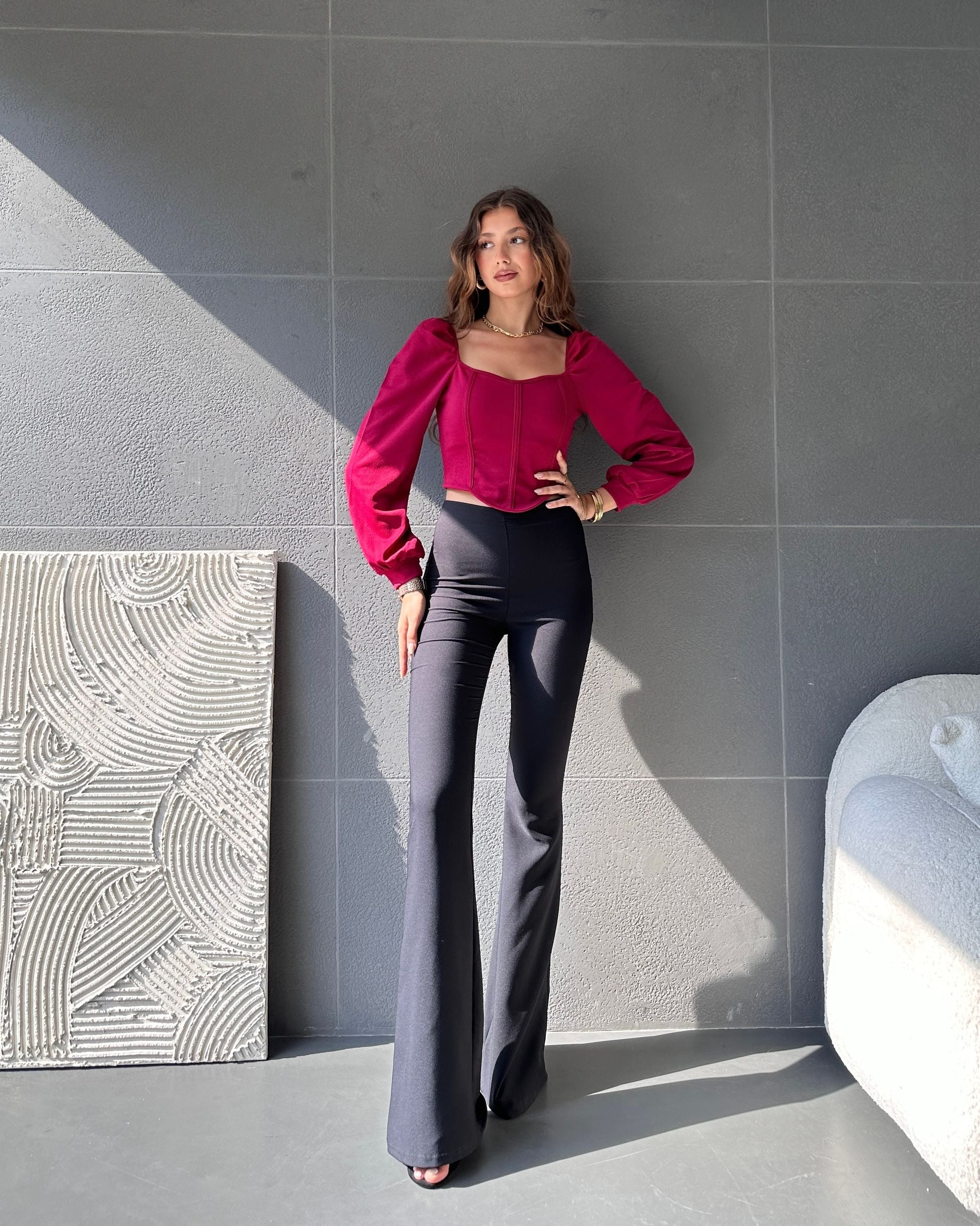 Kare Yaka Şerit Detaylı Bluz