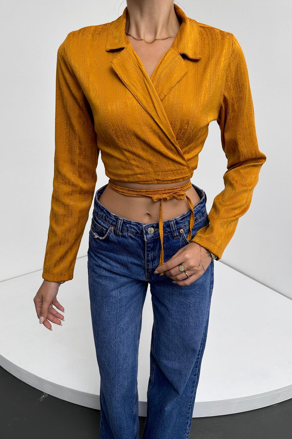 Gömlek Yaka Beli Bağlamalı Crop Bluz