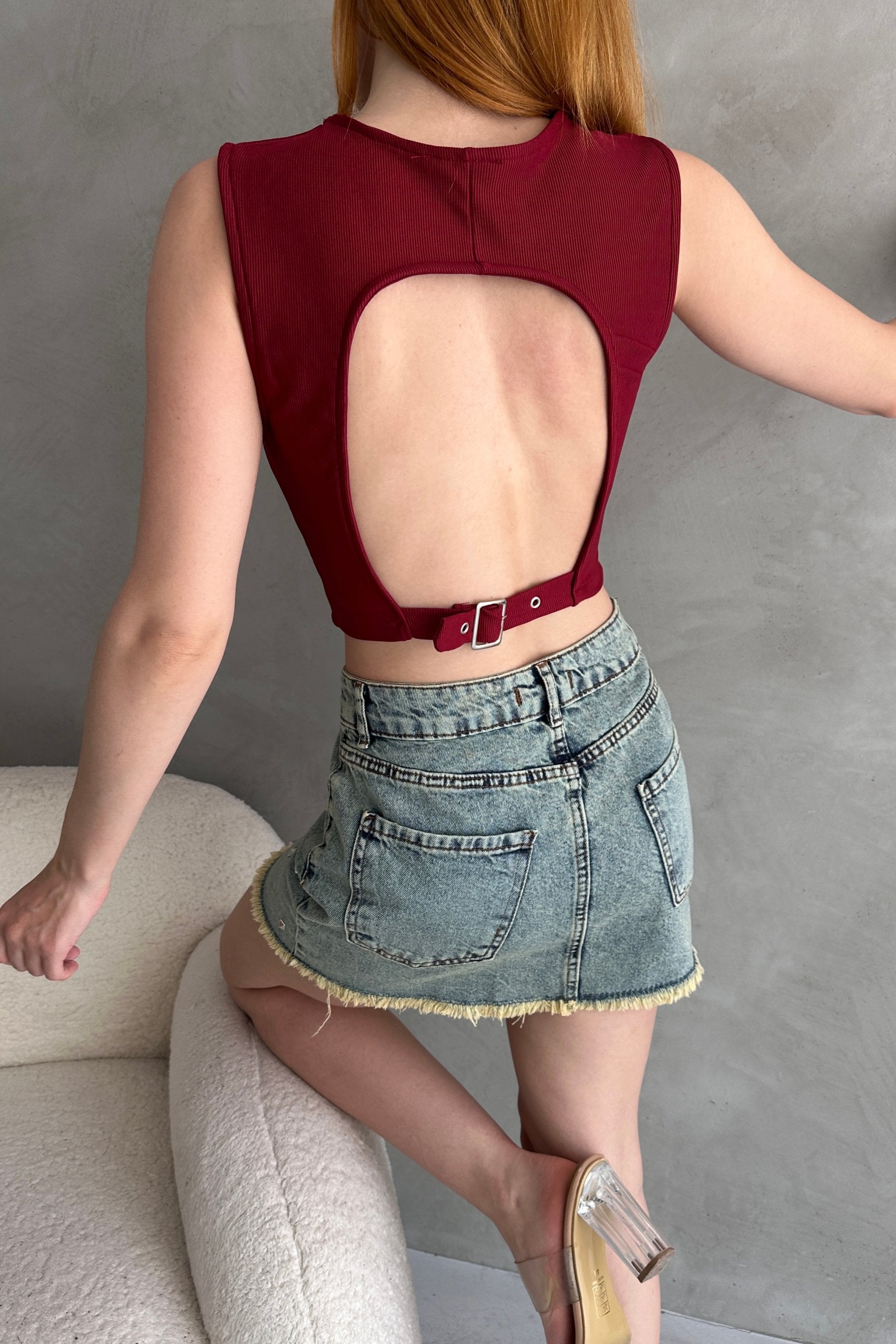 Sırtı Kemer Detaylı Kaşkorse Crop Bluz