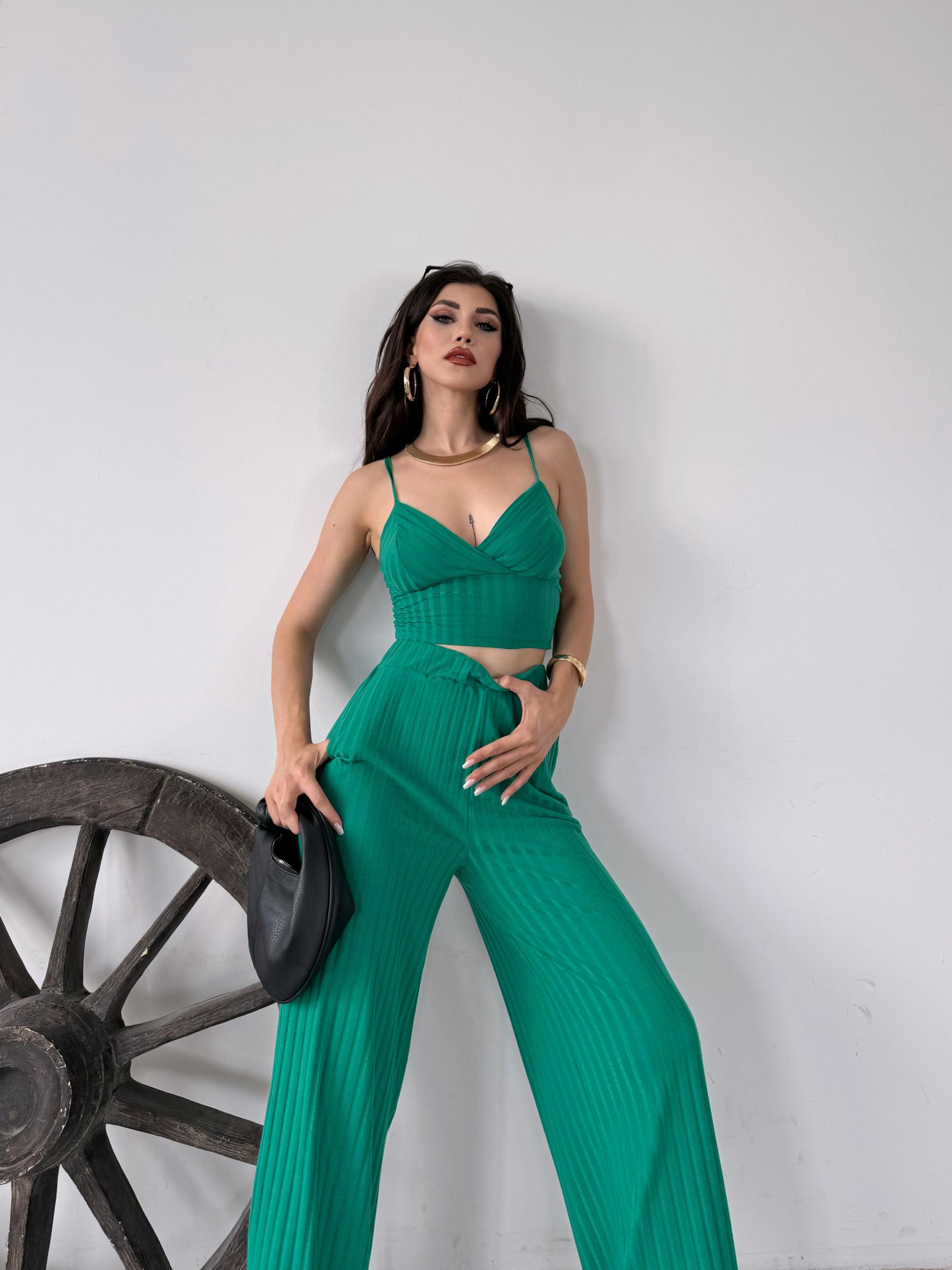 İp Askılı Crop Bluz Ve YIrtmaç Detaylı Pantolon İkili Takım