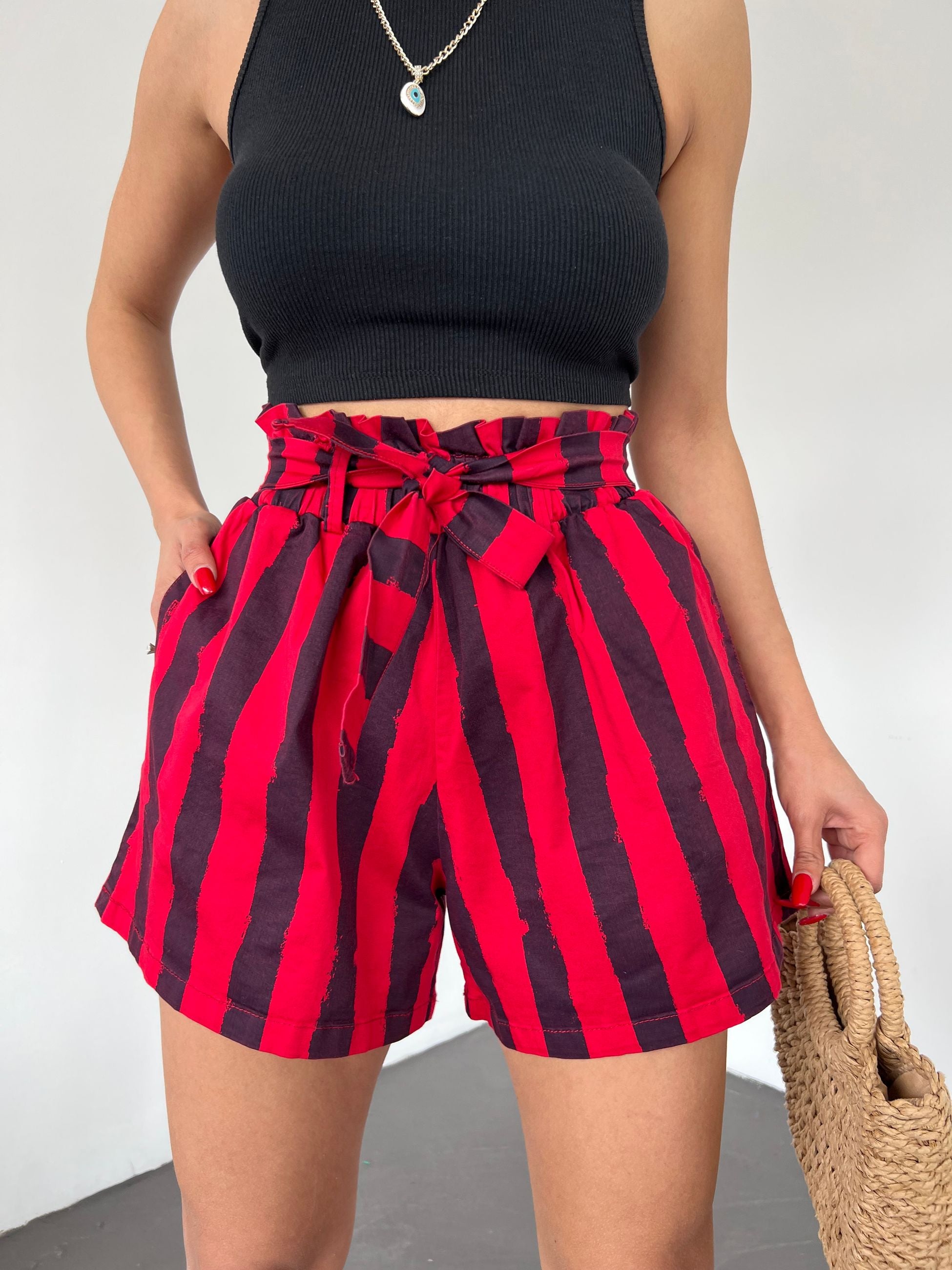 Rahat Kesim Beli Büzgülü Cepli Şort