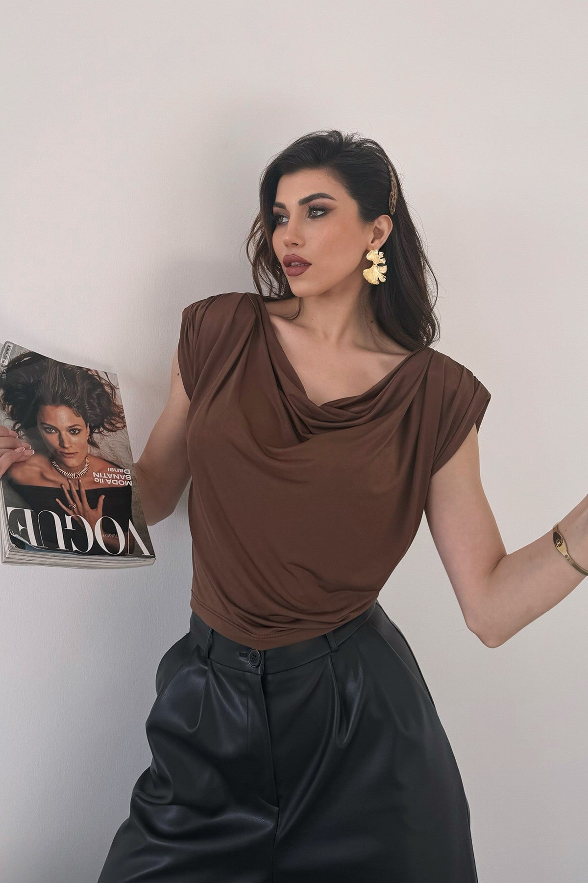 Degaje Yaka Vatkalı Bluz