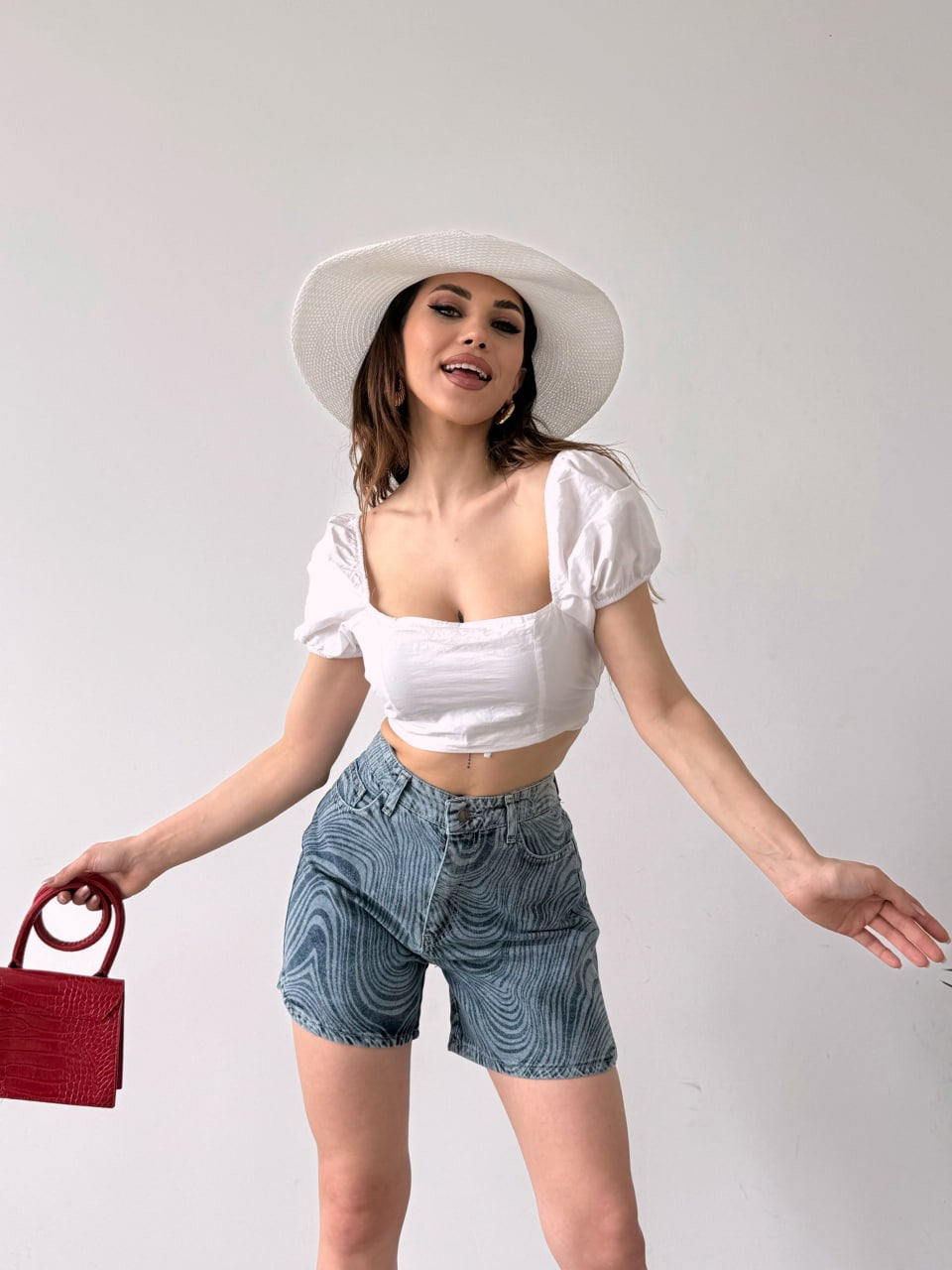 Paçası Püsküllü Desenli Denim Şort
