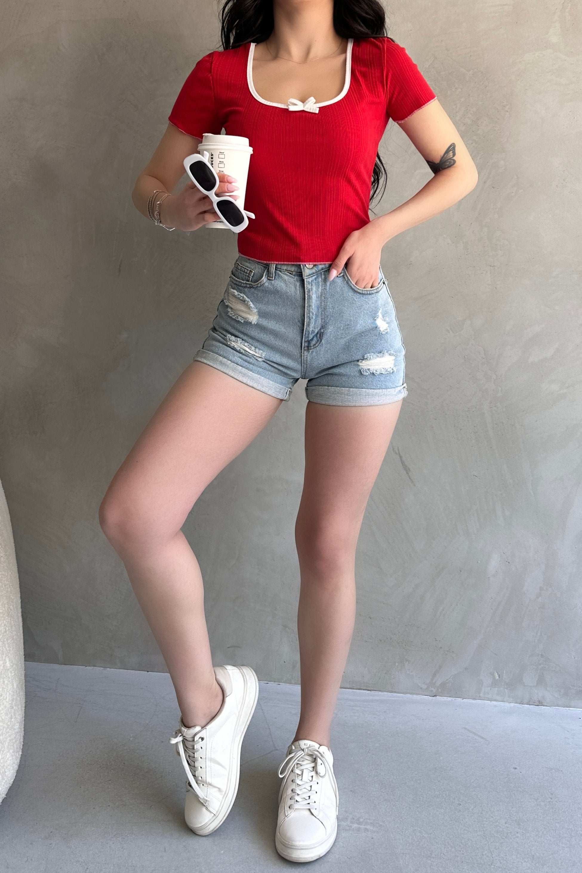 Havuz Yaka Biye Detaylı Crop Bluz