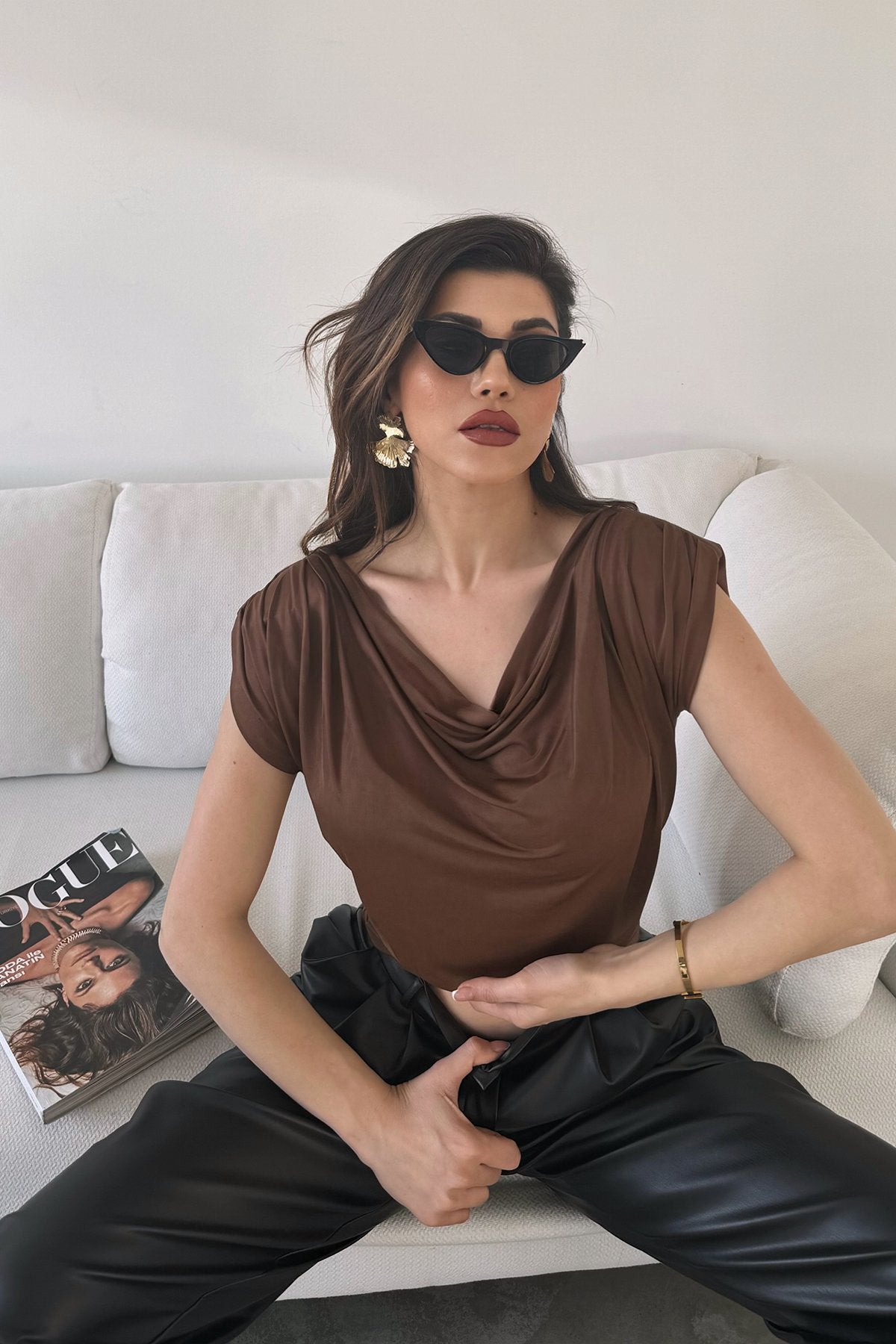 Degaje Yaka Vatkalı Bluz