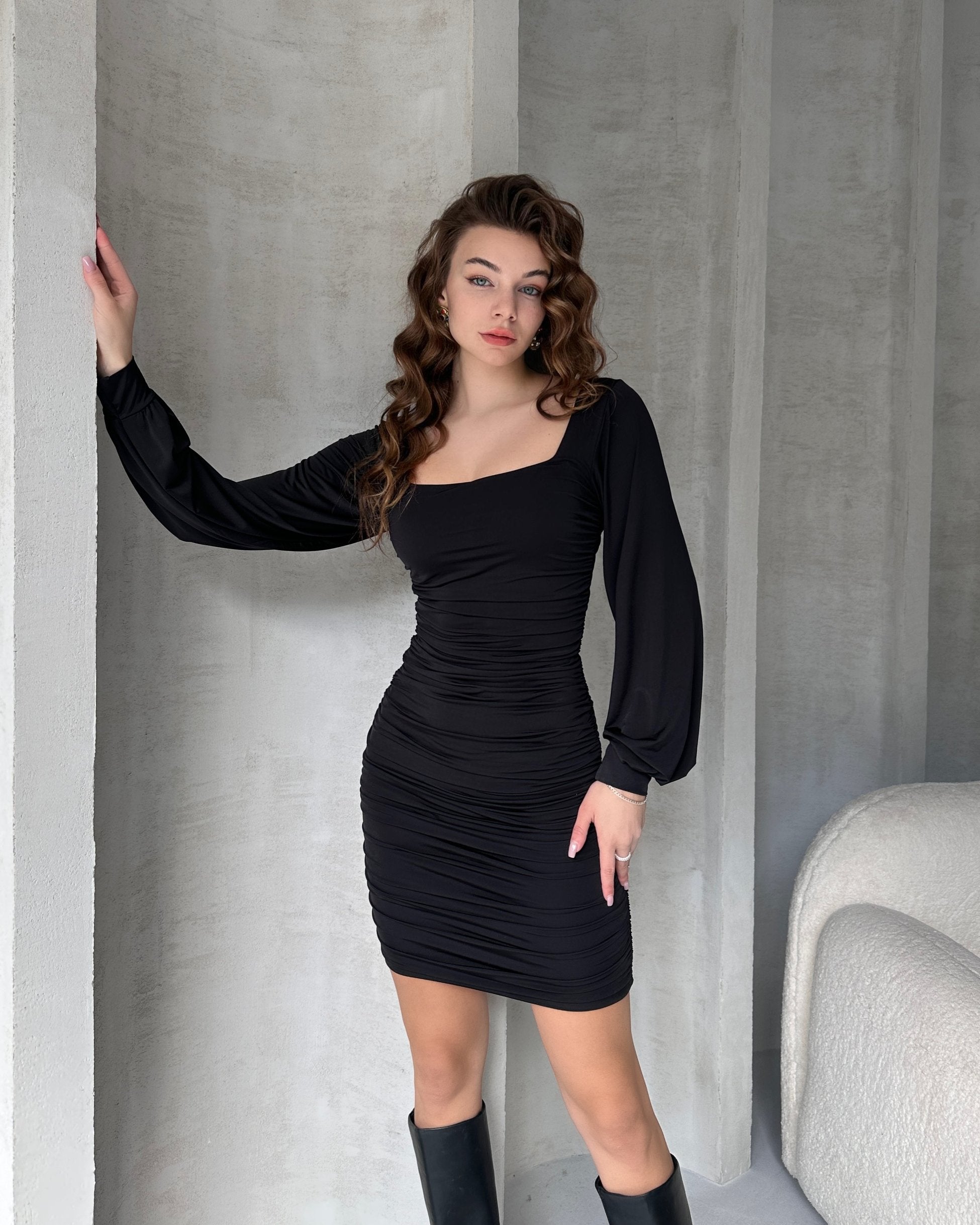 Kare Yaka Drapeli Mini Elbise