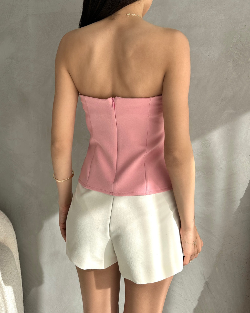 Straplez Beli Toka Detaylı Crep Bluz