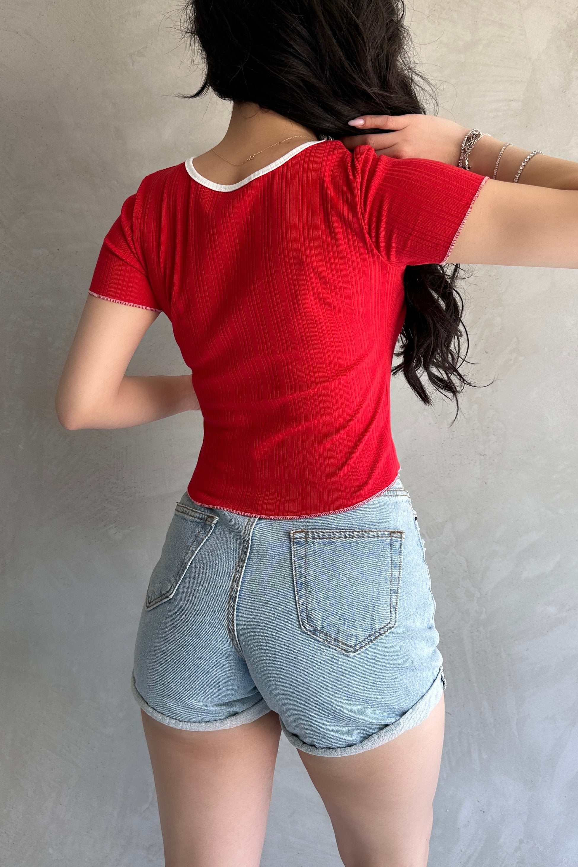 Havuz Yaka Biye Detaylı Crop Bluz