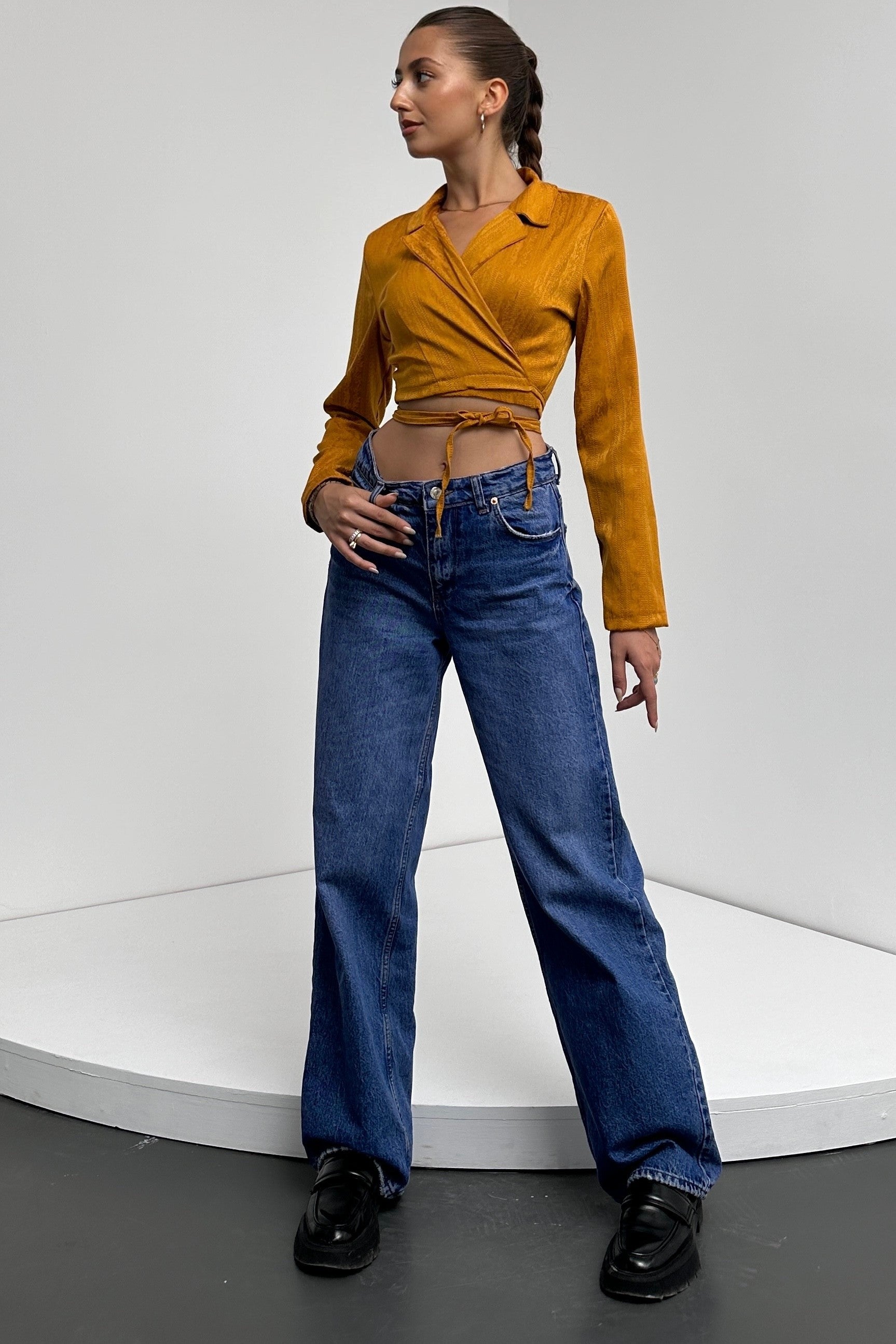 Gömlek Yaka Beli Bağlamalı Crop Bluz