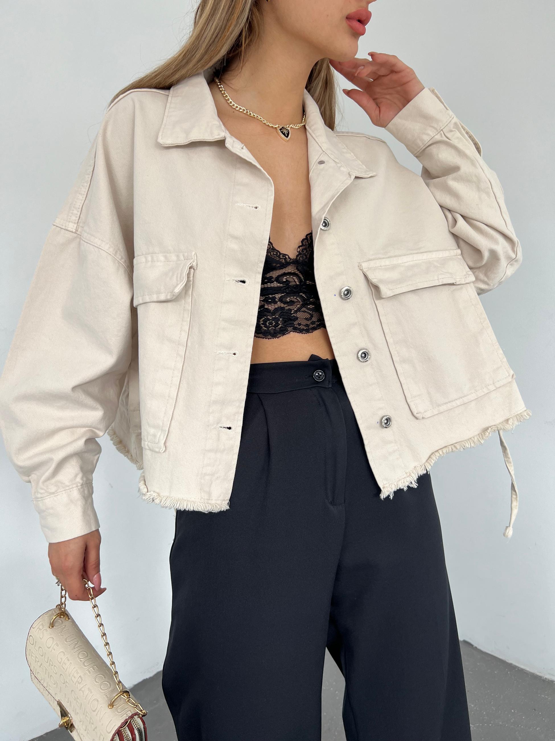 Geniş Cepli Oversize Püsküllü Denim Ceket