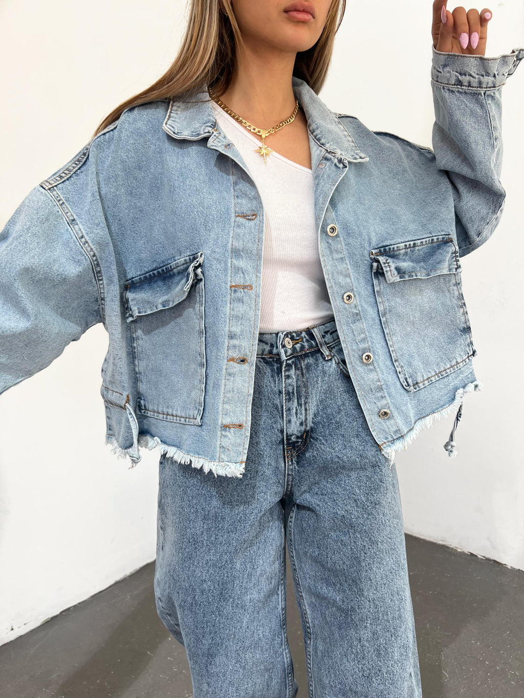 Geniş Cepli Oversize Püsküllü Denim Ceket