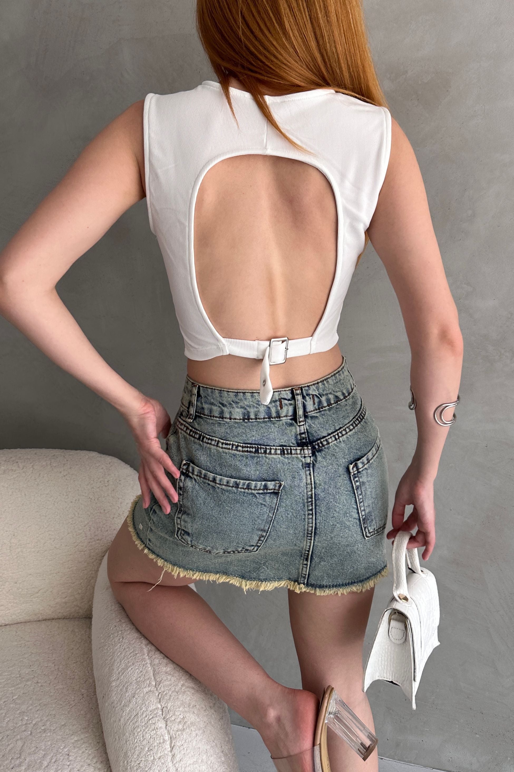 Sırtı Kemer Detaylı Kaşkorse Crop Bluz