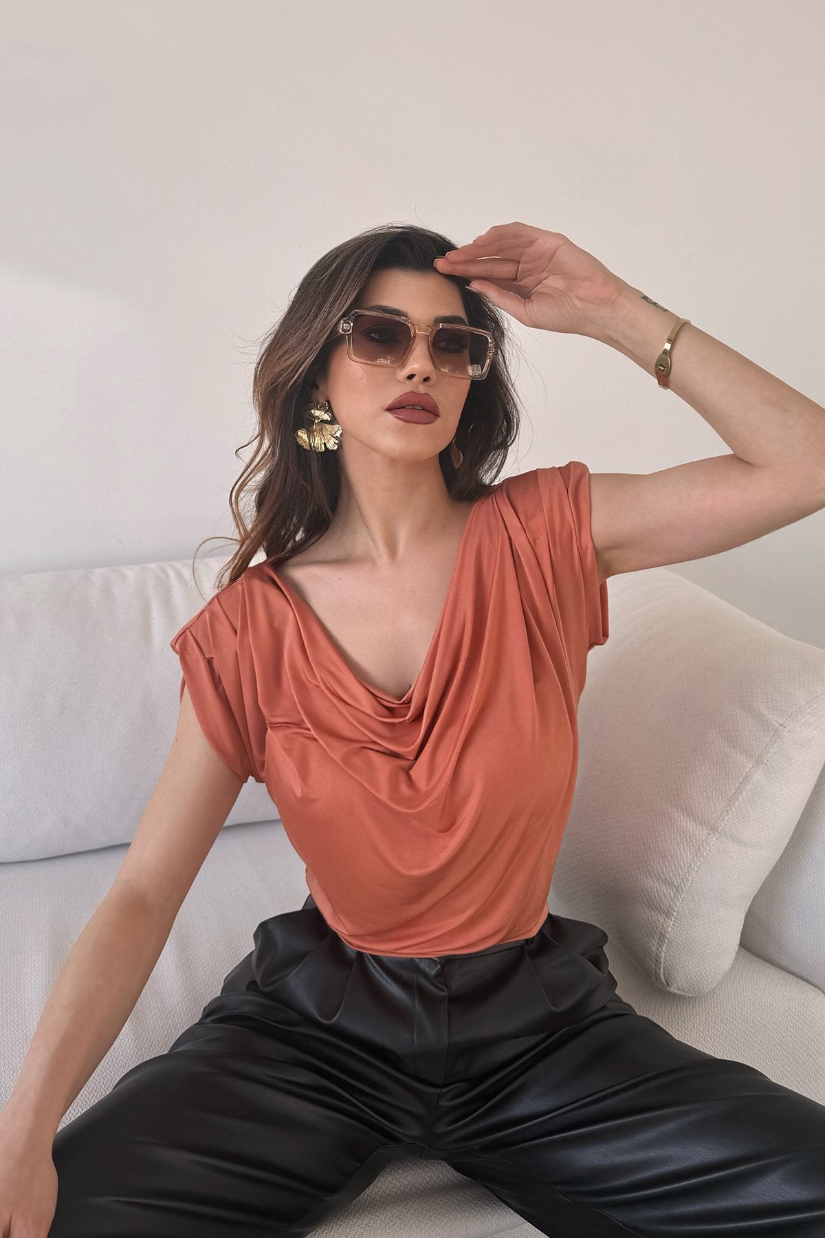Degaje Yaka Vatkalı Bluz