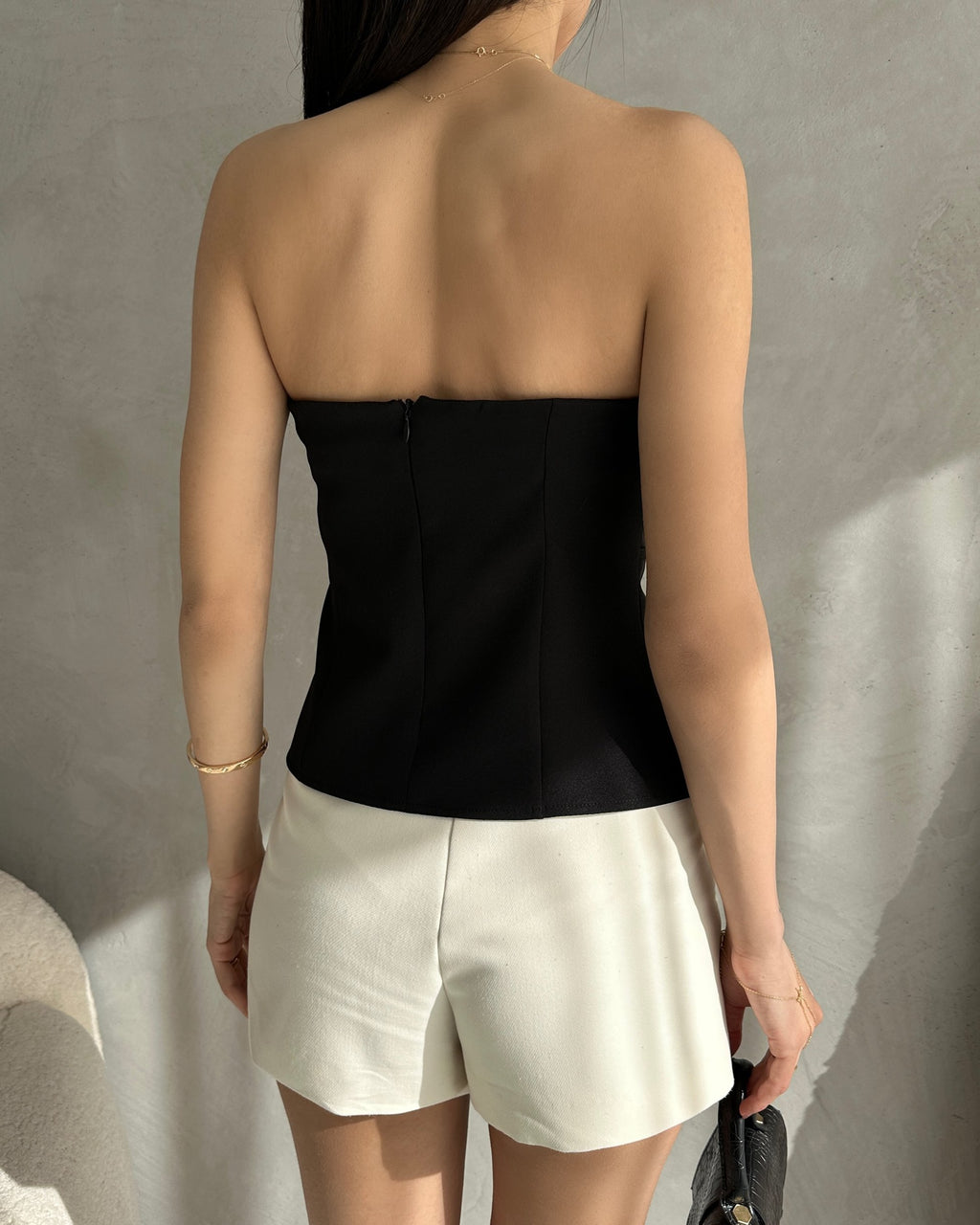 Straplez Beli Toka Detaylı Crep Bluz