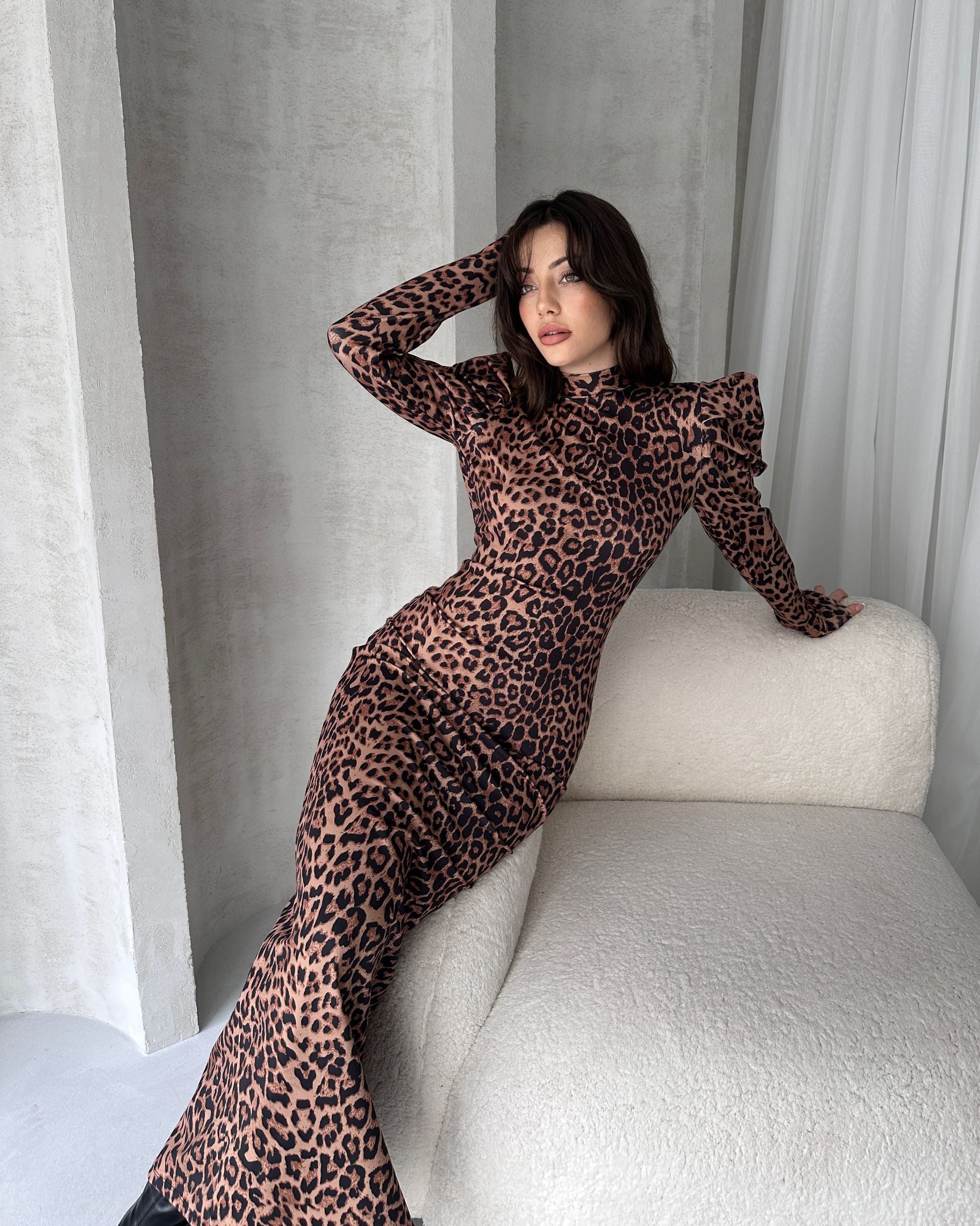 Sırt Dekolteli Leopar Desenli Elbise