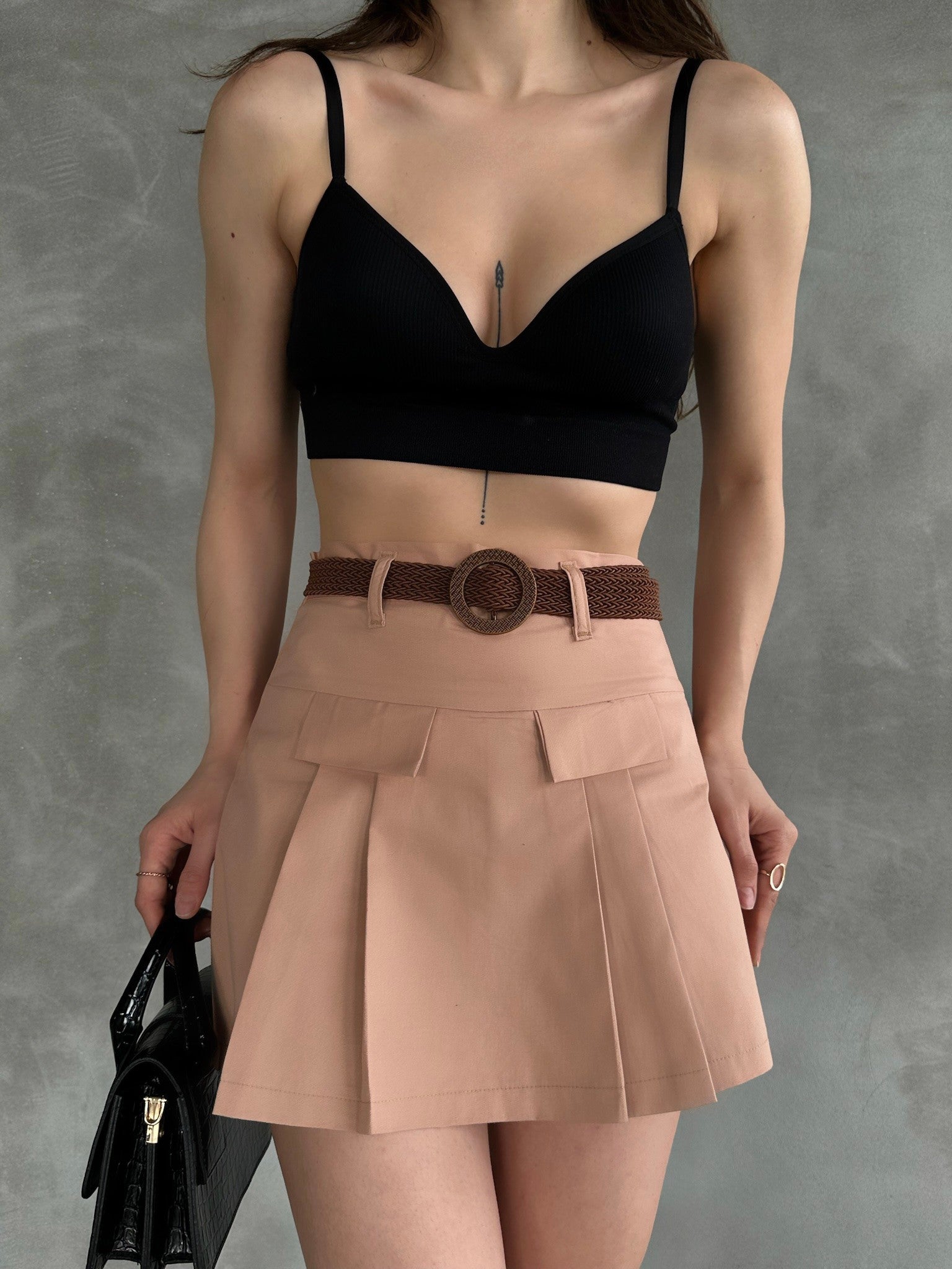 Kemerli Kapak Detaylı Gabardin Şort Etek